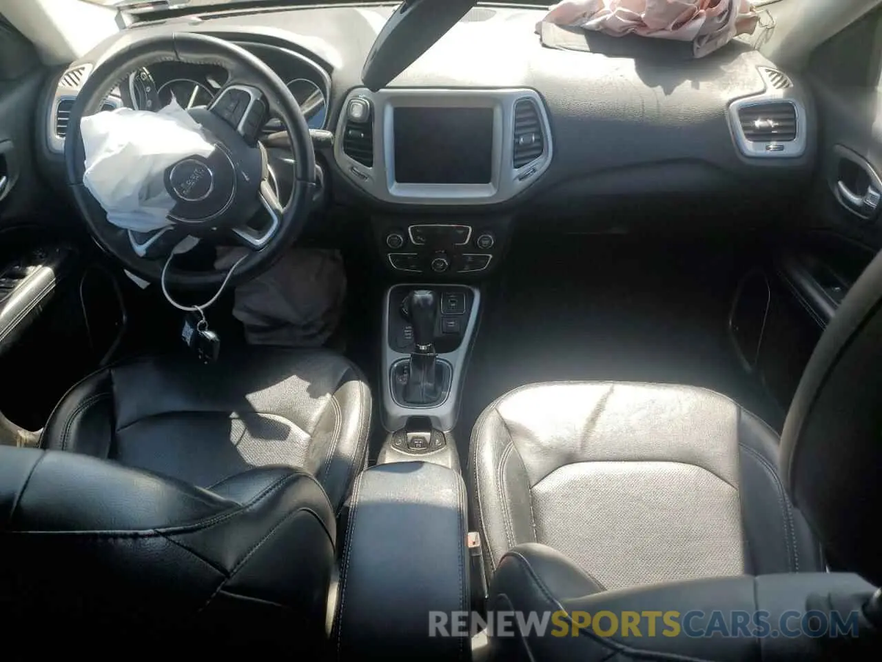 8 Photograph of a damaged car 3C4NJDCB5KT675503 JEEP COMPASS 2019