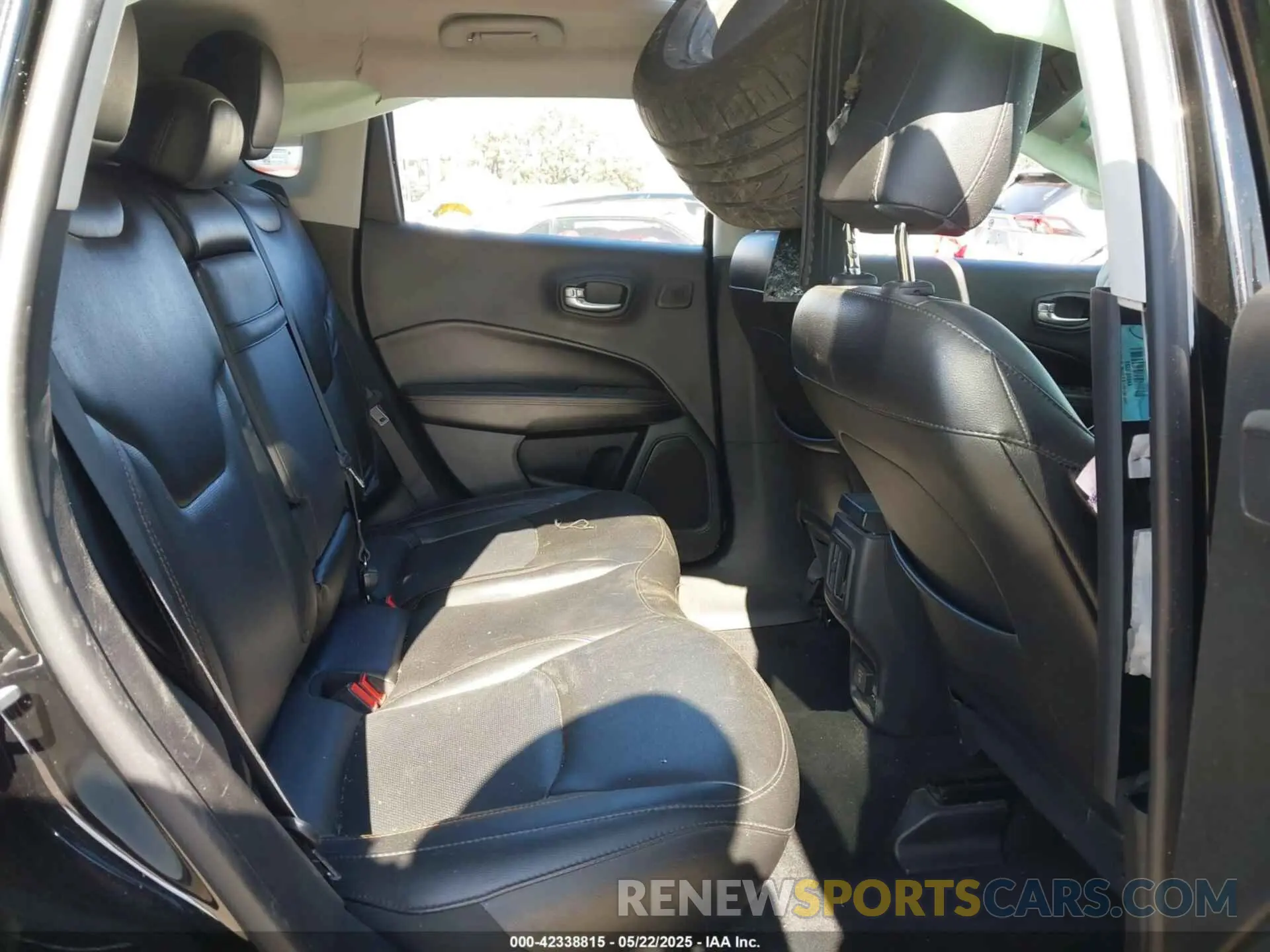8 Photograph of a damaged car 3C4NJDCB6KT653901 JEEP COMPASS 2019