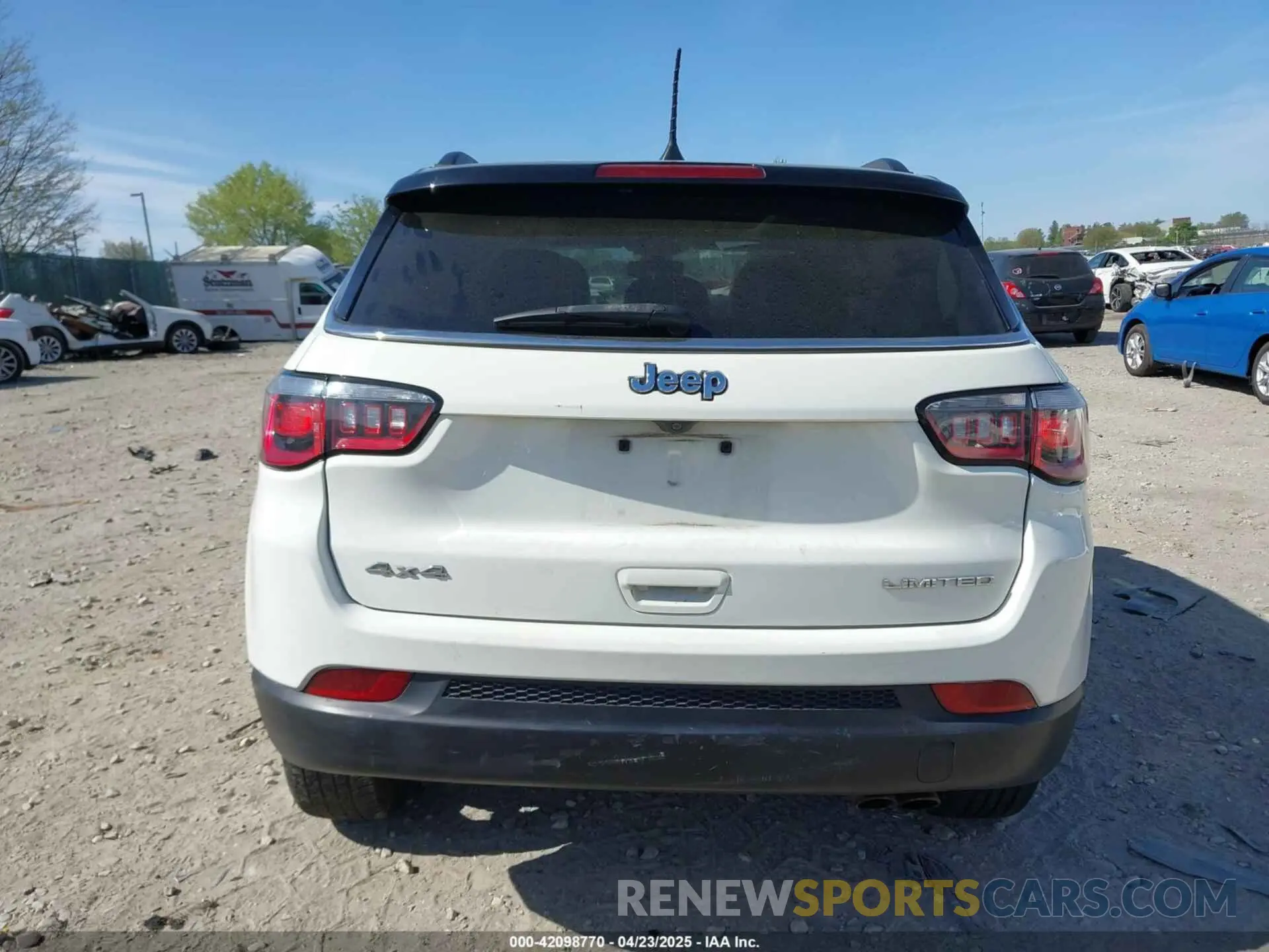 15 Photograph of a damaged car 3C4NJDCB6KT740505 JEEP COMPASS 2019