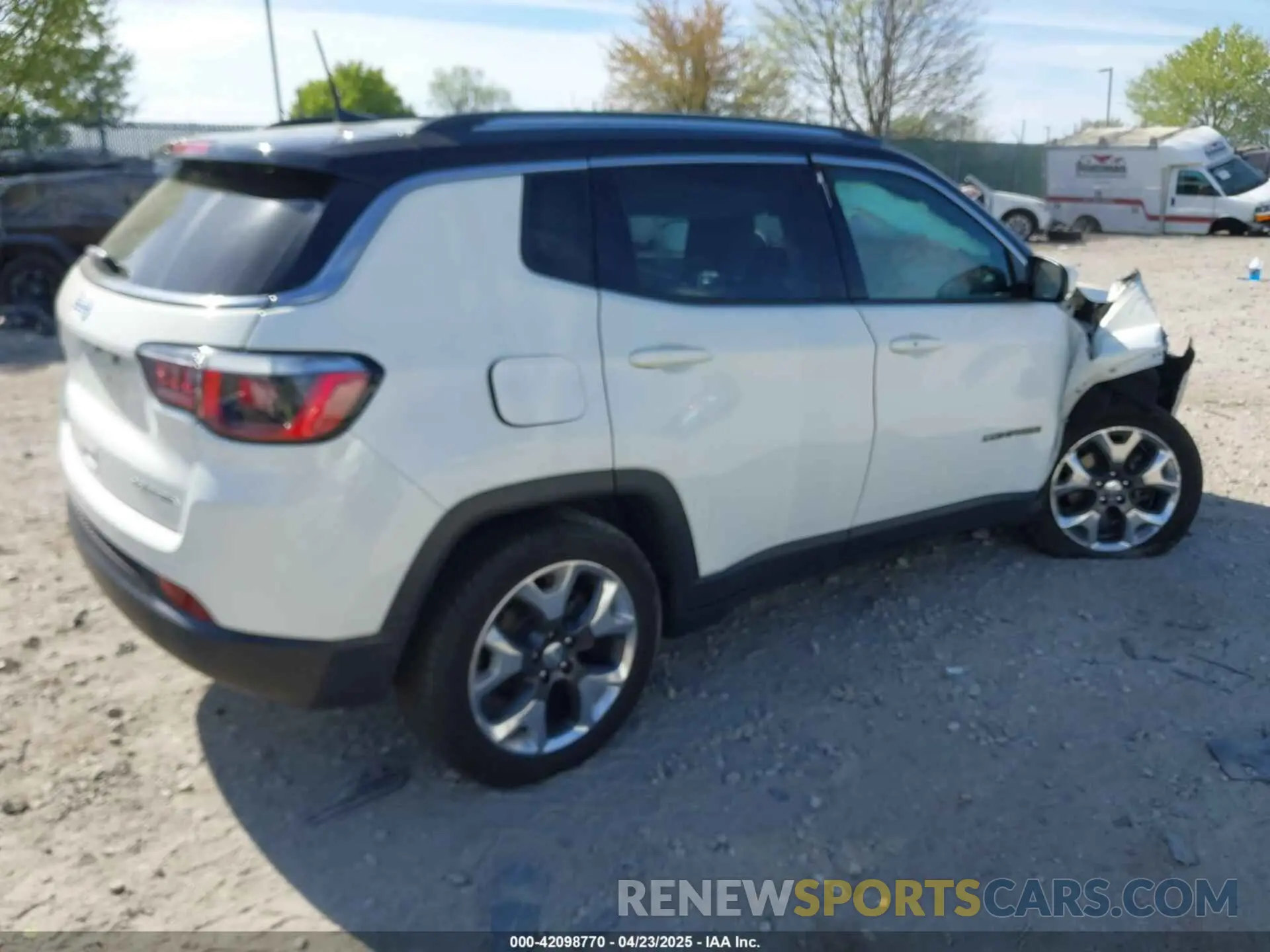 4 Photograph of a damaged car 3C4NJDCB6KT740505 JEEP COMPASS 2019