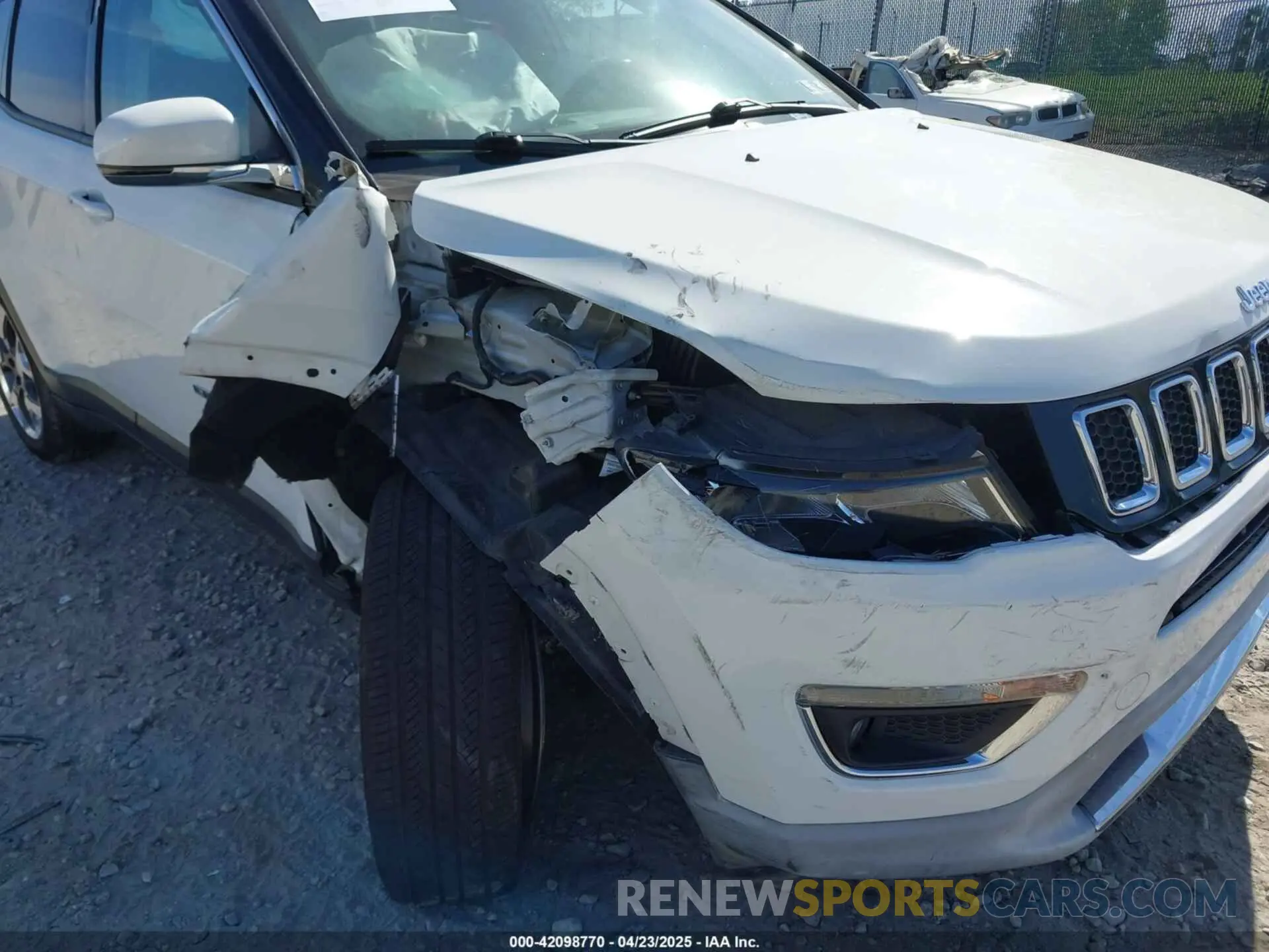6 Photograph of a damaged car 3C4NJDCB6KT740505 JEEP COMPASS 2019