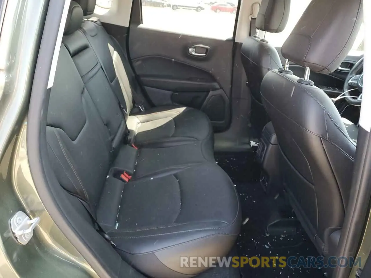 10 Photograph of a damaged car 3C4NJDCB6KT780972 JEEP COMPASS 2019