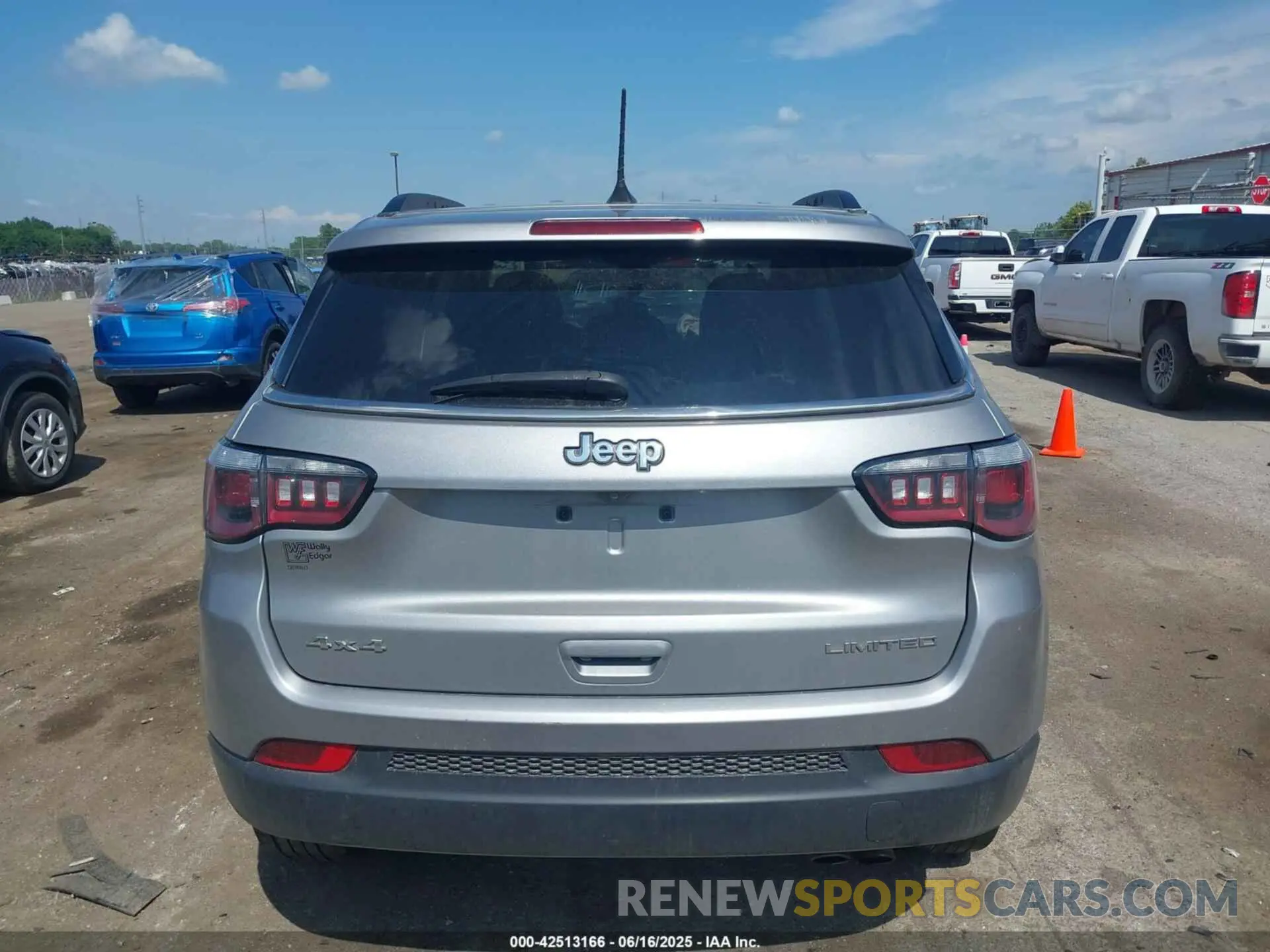 15 Photograph of a damaged car 3C4NJDCB6KT791082 JEEP COMPASS 2019
