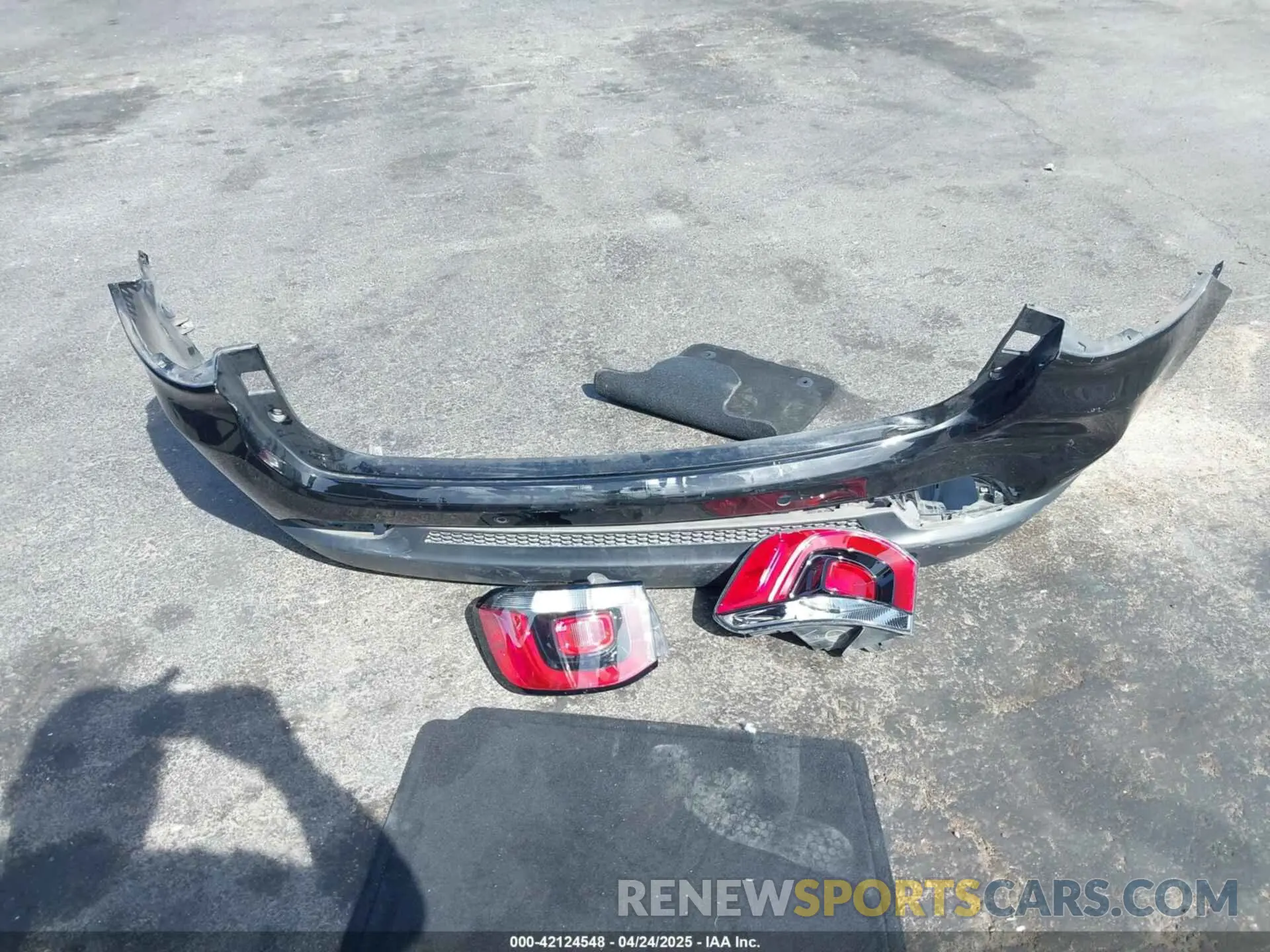 12 Photograph of a damaged car 3C4NJDCB7KT596544 JEEP COMPASS 2019