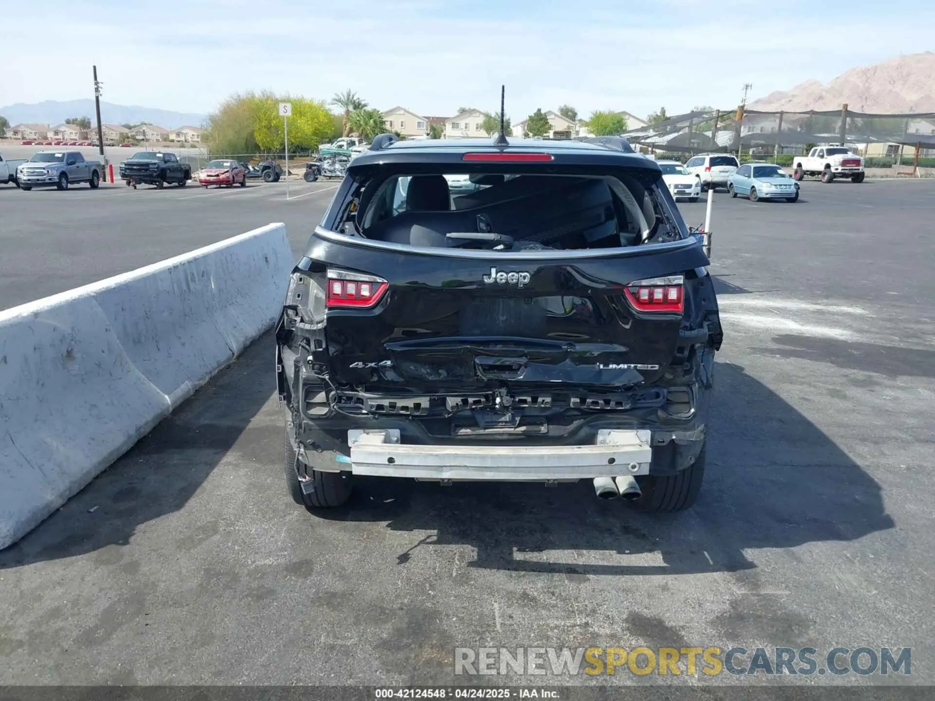 17 Photograph of a damaged car 3C4NJDCB7KT596544 JEEP COMPASS 2019