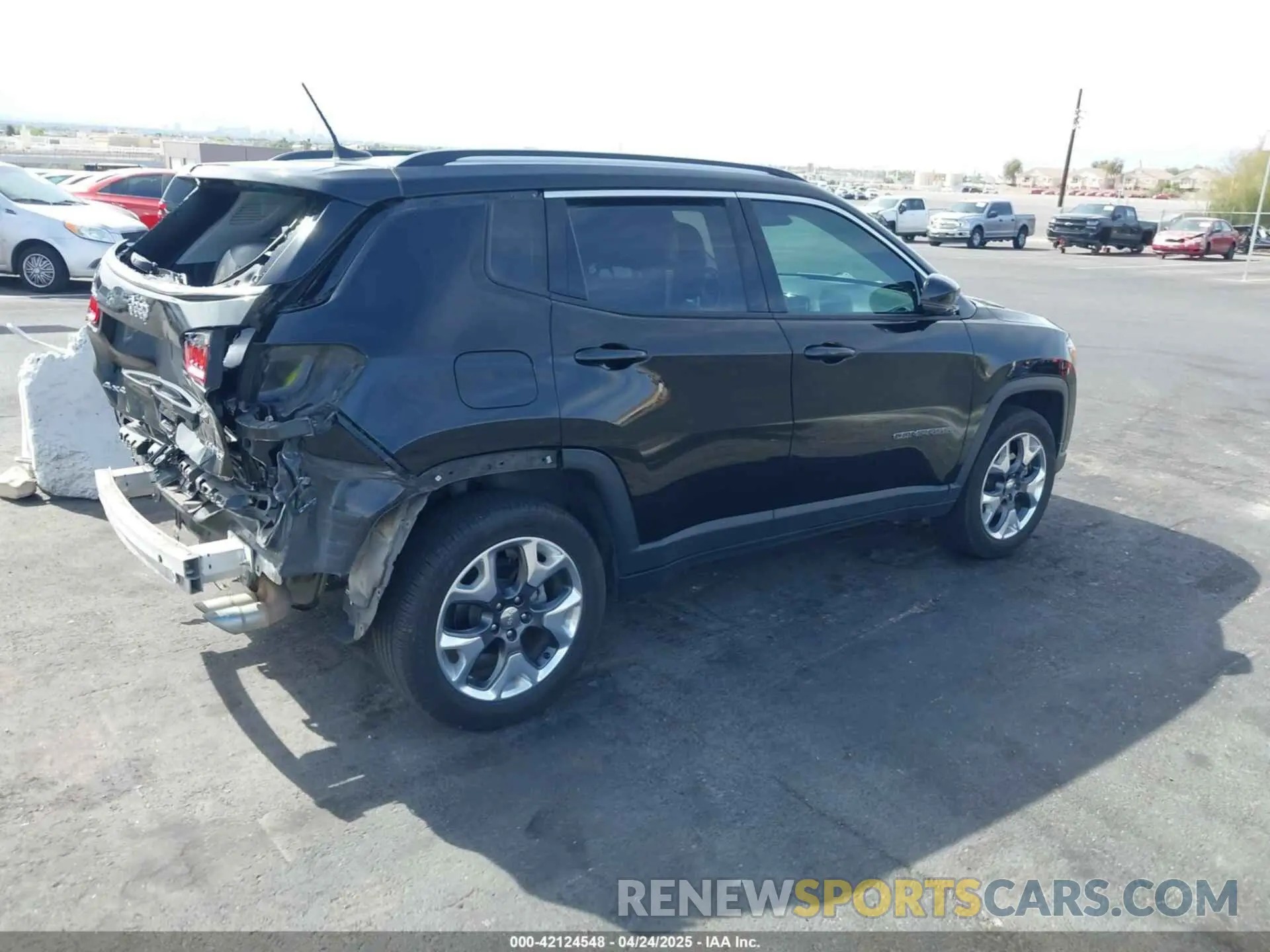 4 Photograph of a damaged car 3C4NJDCB7KT596544 JEEP COMPASS 2019