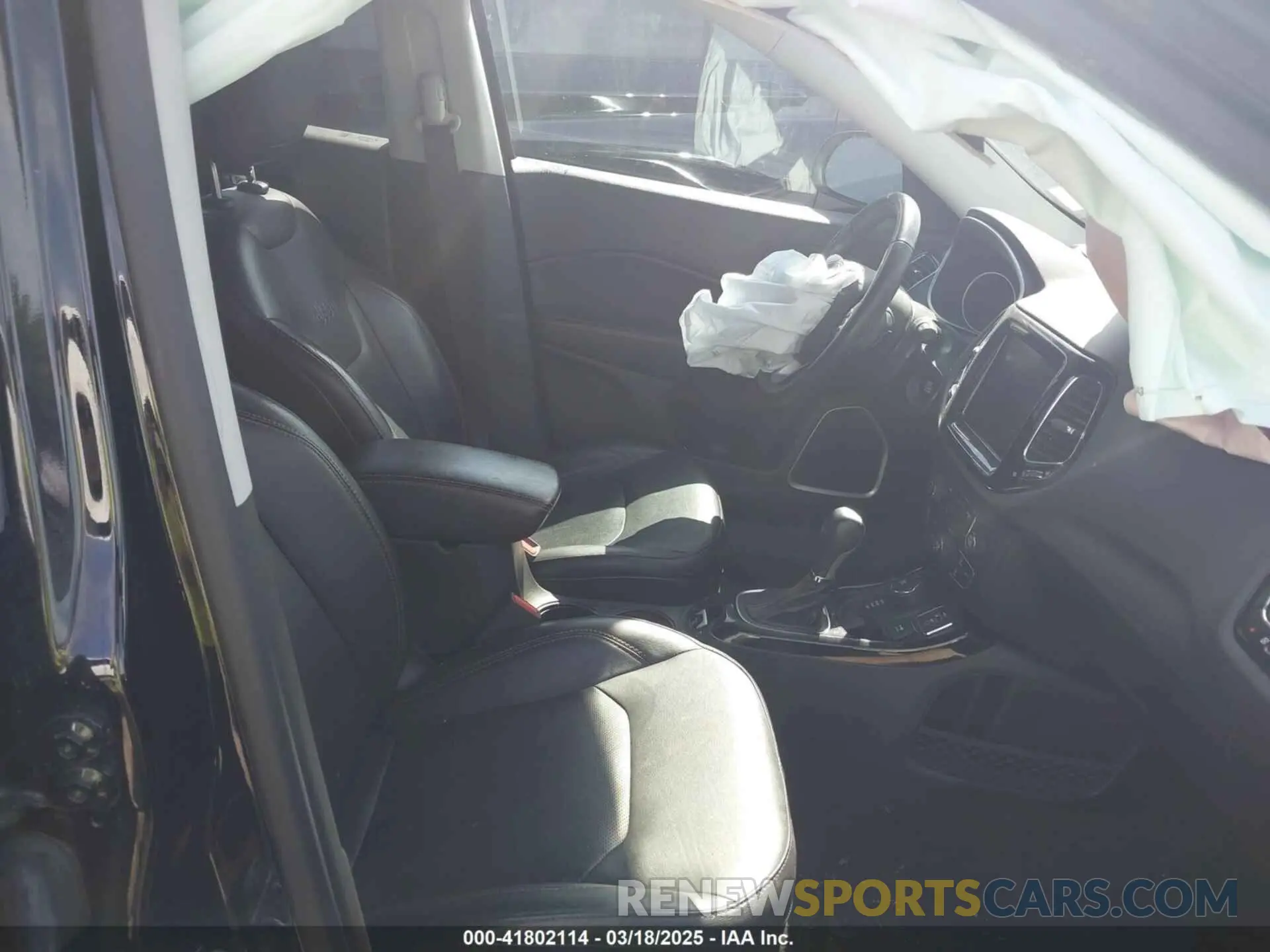 5 Photograph of a damaged car 3C4NJDCB7KT638629 JEEP COMPASS 2019