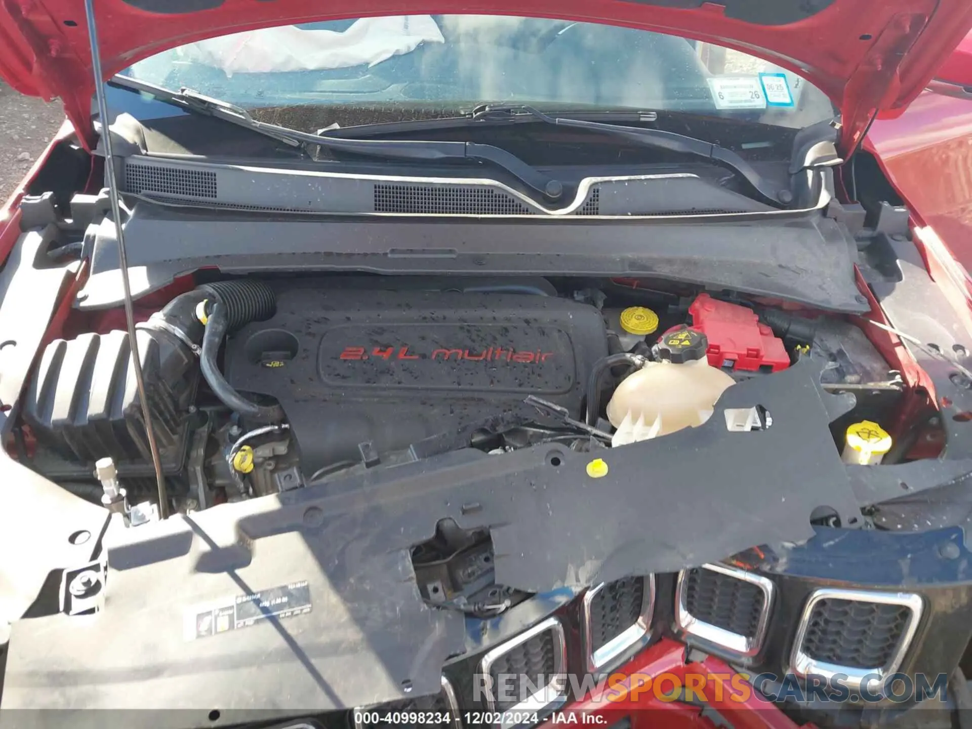 10 Photograph of a damaged car 3C4NJDCB7KT669752 JEEP COMPASS 2019
