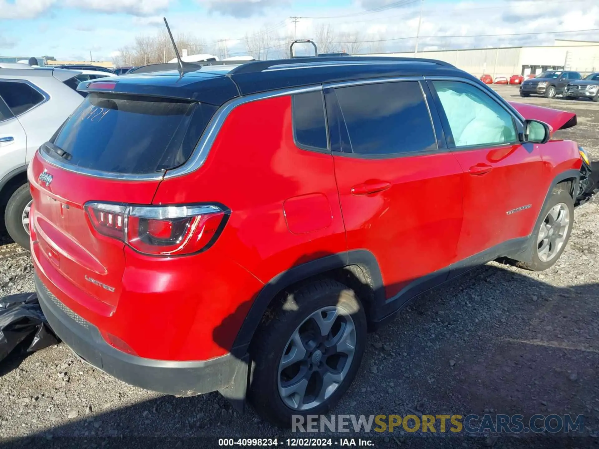 4 Photograph of a damaged car 3C4NJDCB7KT669752 JEEP COMPASS 2019