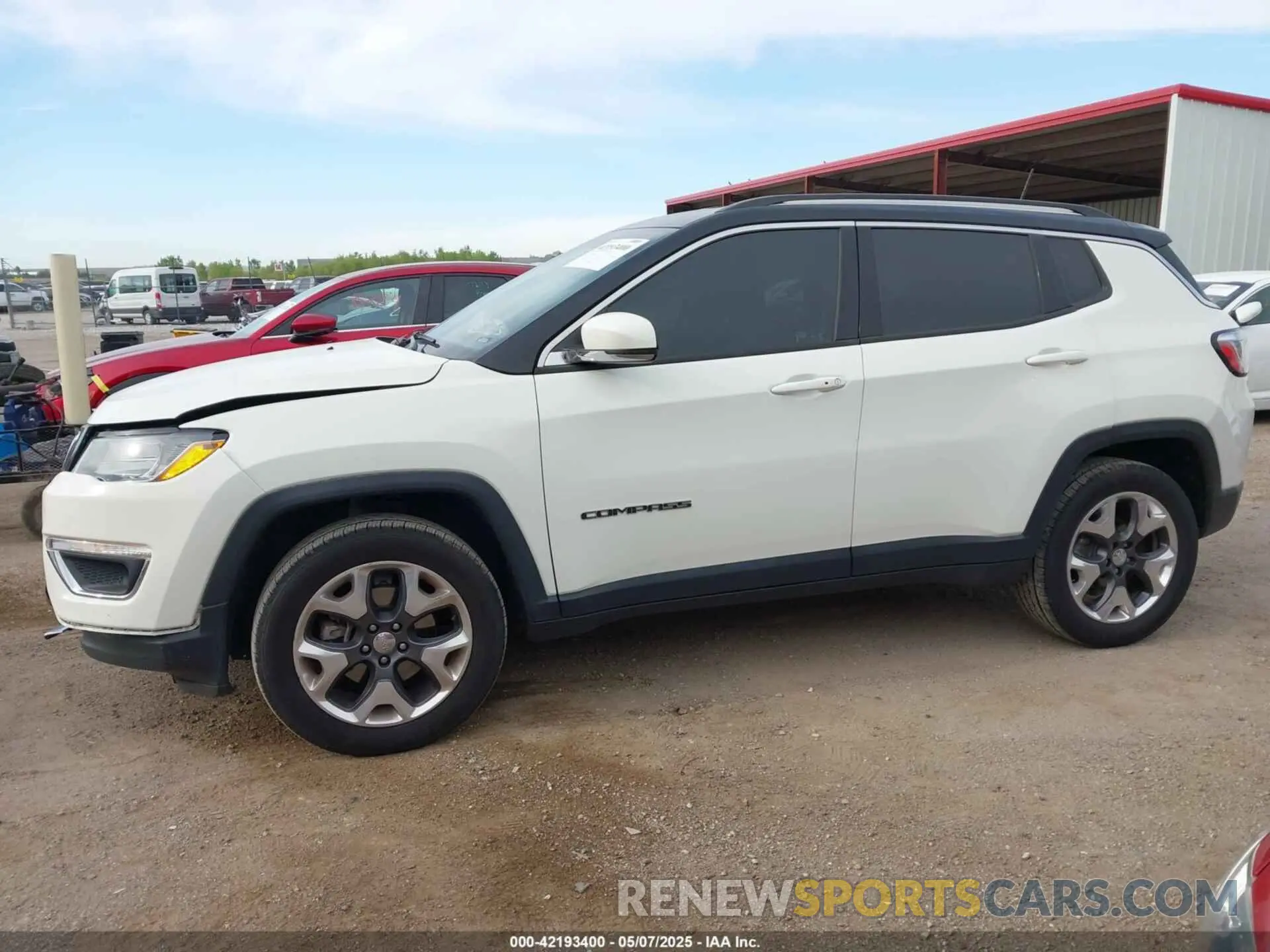 14 Photograph of a damaged car 3C4NJDCB7KT678838 JEEP COMPASS 2019