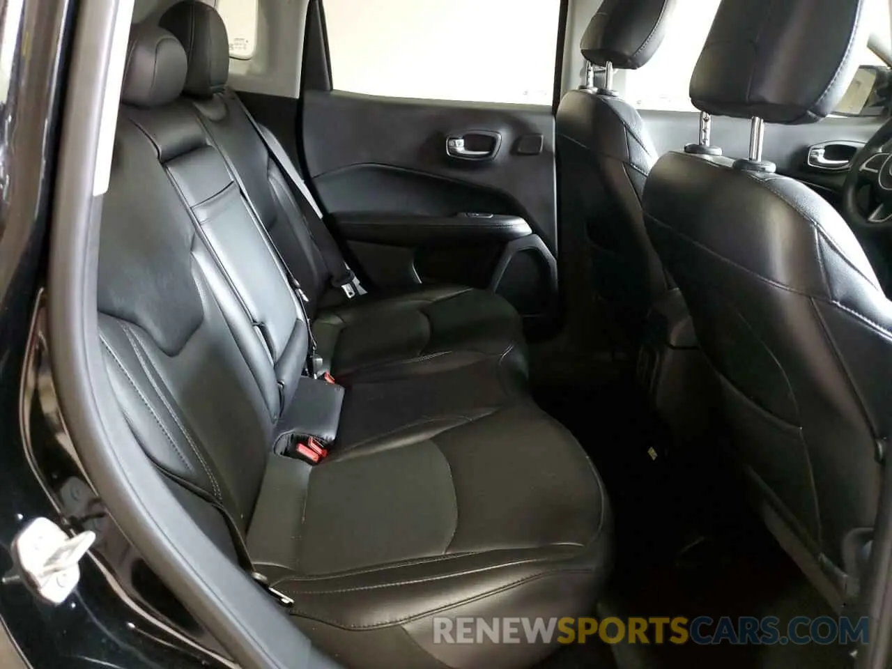 11 Photograph of a damaged car 3C4NJDCB7KT713989 JEEP COMPASS 2019