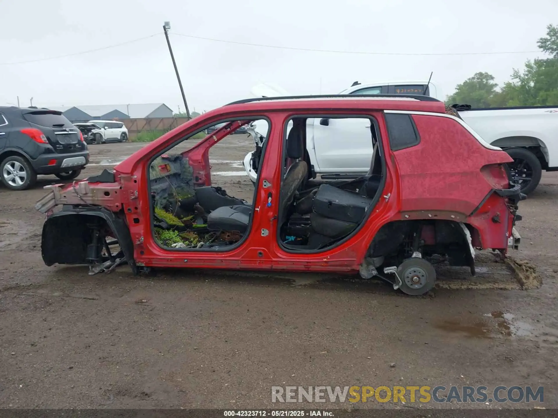 13 Photograph of a damaged car 3C4NJDCB7KT791012 JEEP COMPASS 2019