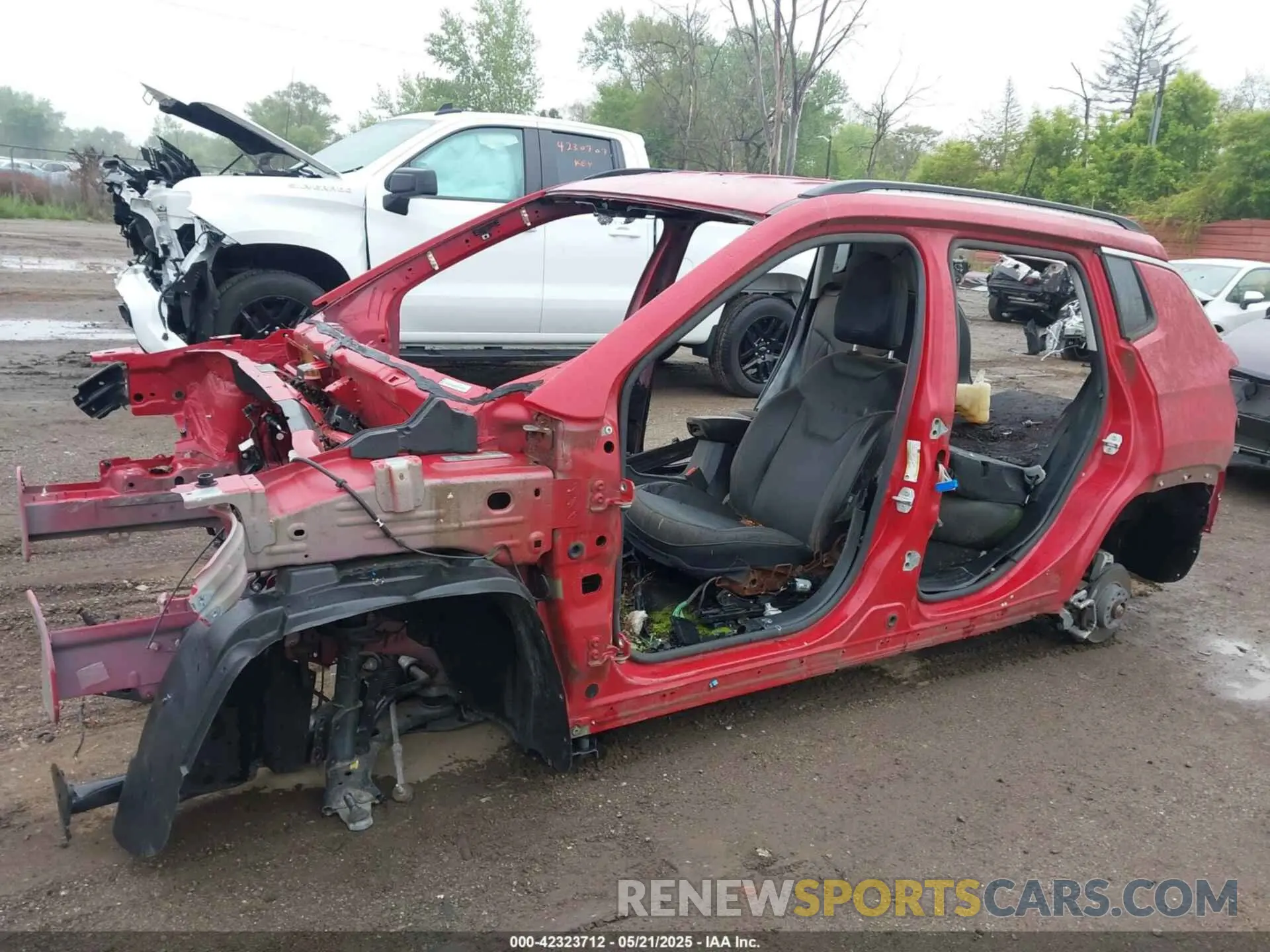 6 Photograph of a damaged car 3C4NJDCB7KT791012 JEEP COMPASS 2019