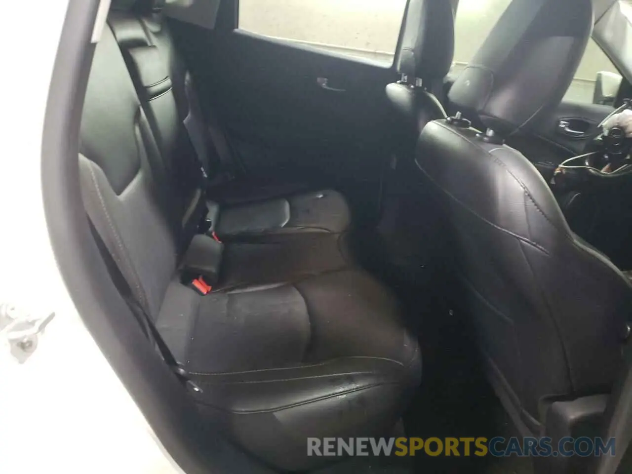 10 Photograph of a damaged car 3C4NJDCB7KT801005 JEEP COMPASS 2019