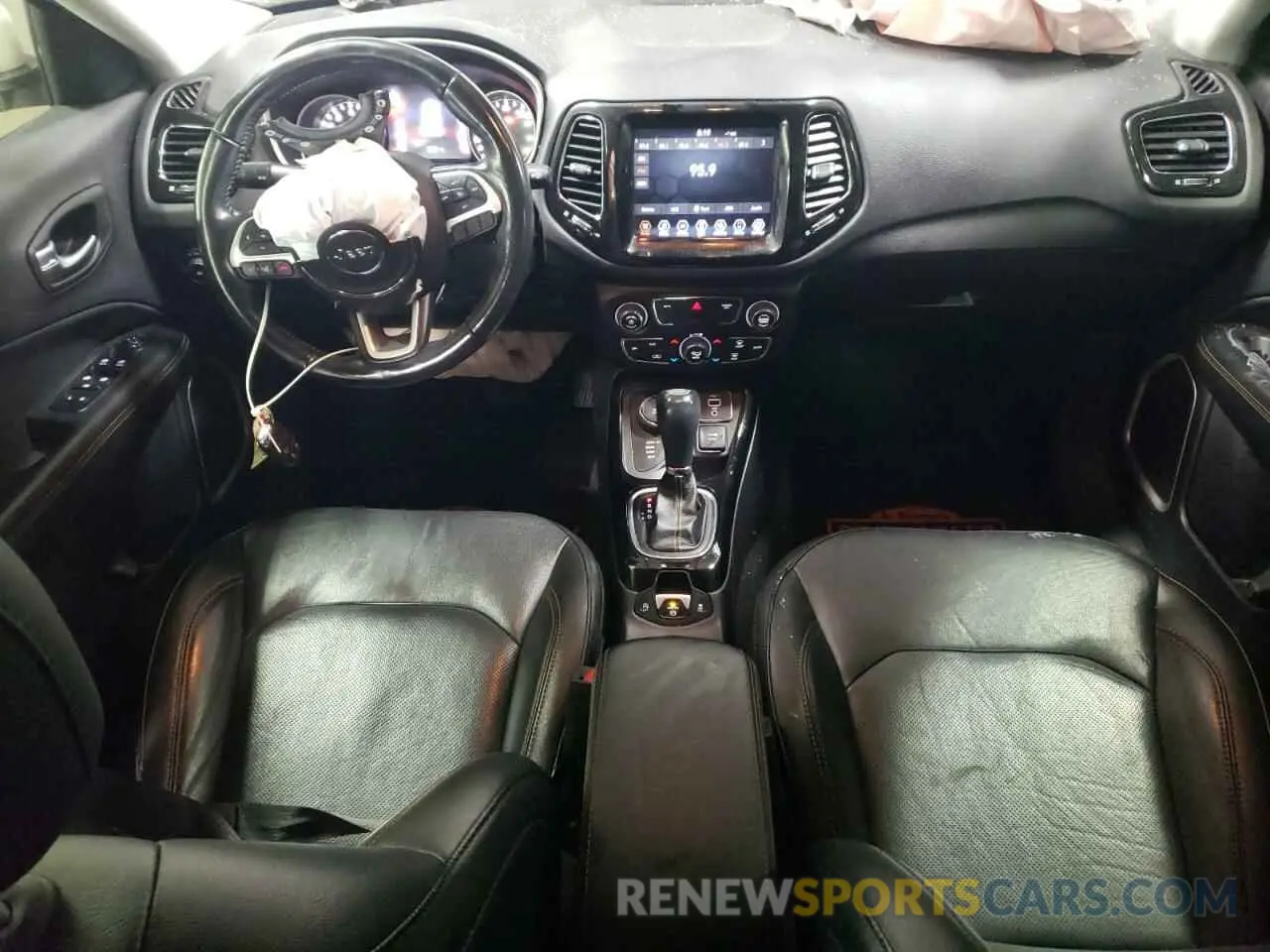 8 Photograph of a damaged car 3C4NJDCB7KT801005 JEEP COMPASS 2019