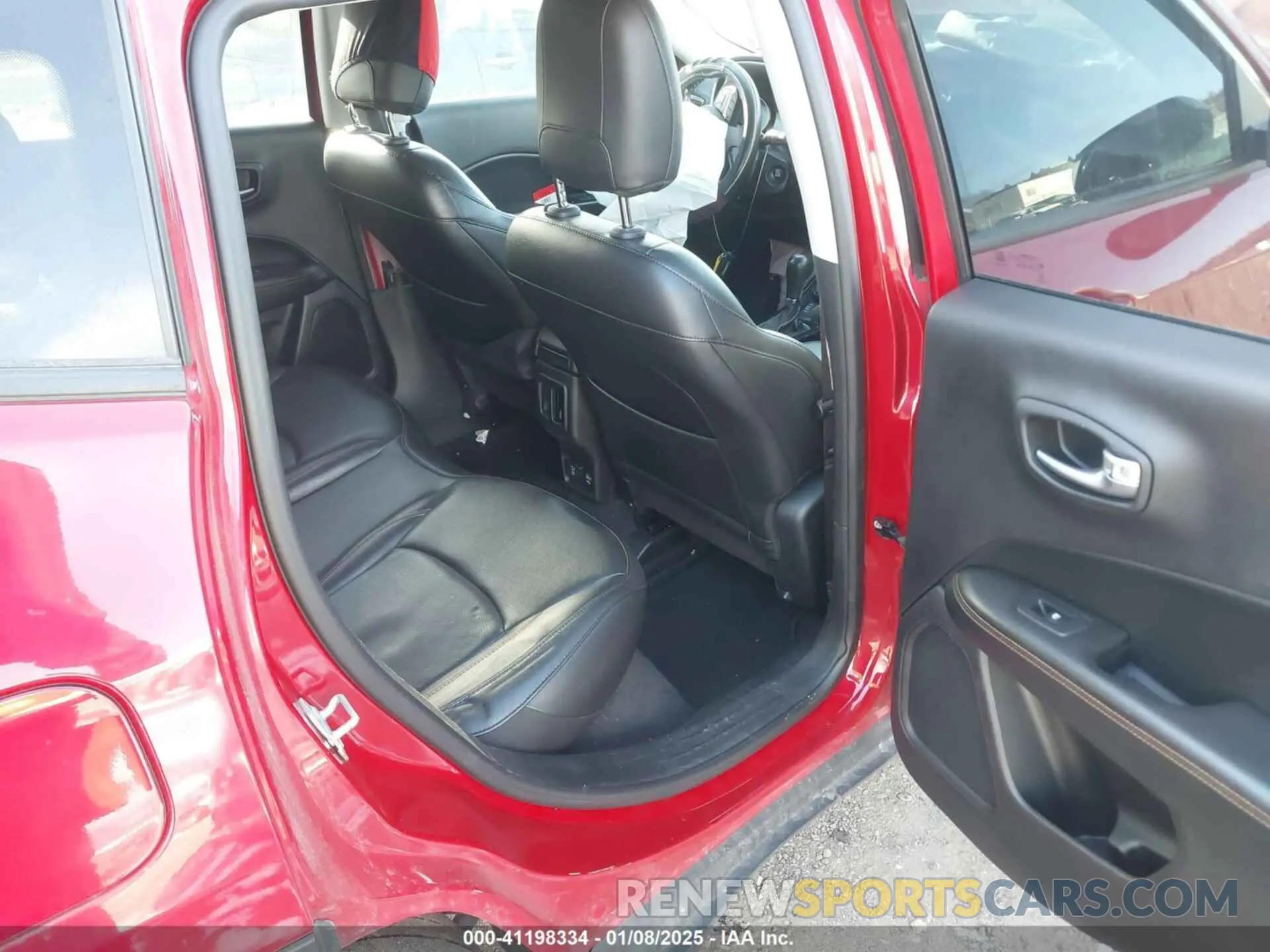 8 Photograph of a damaged car 3C4NJDCB8KT639384 JEEP COMPASS 2019