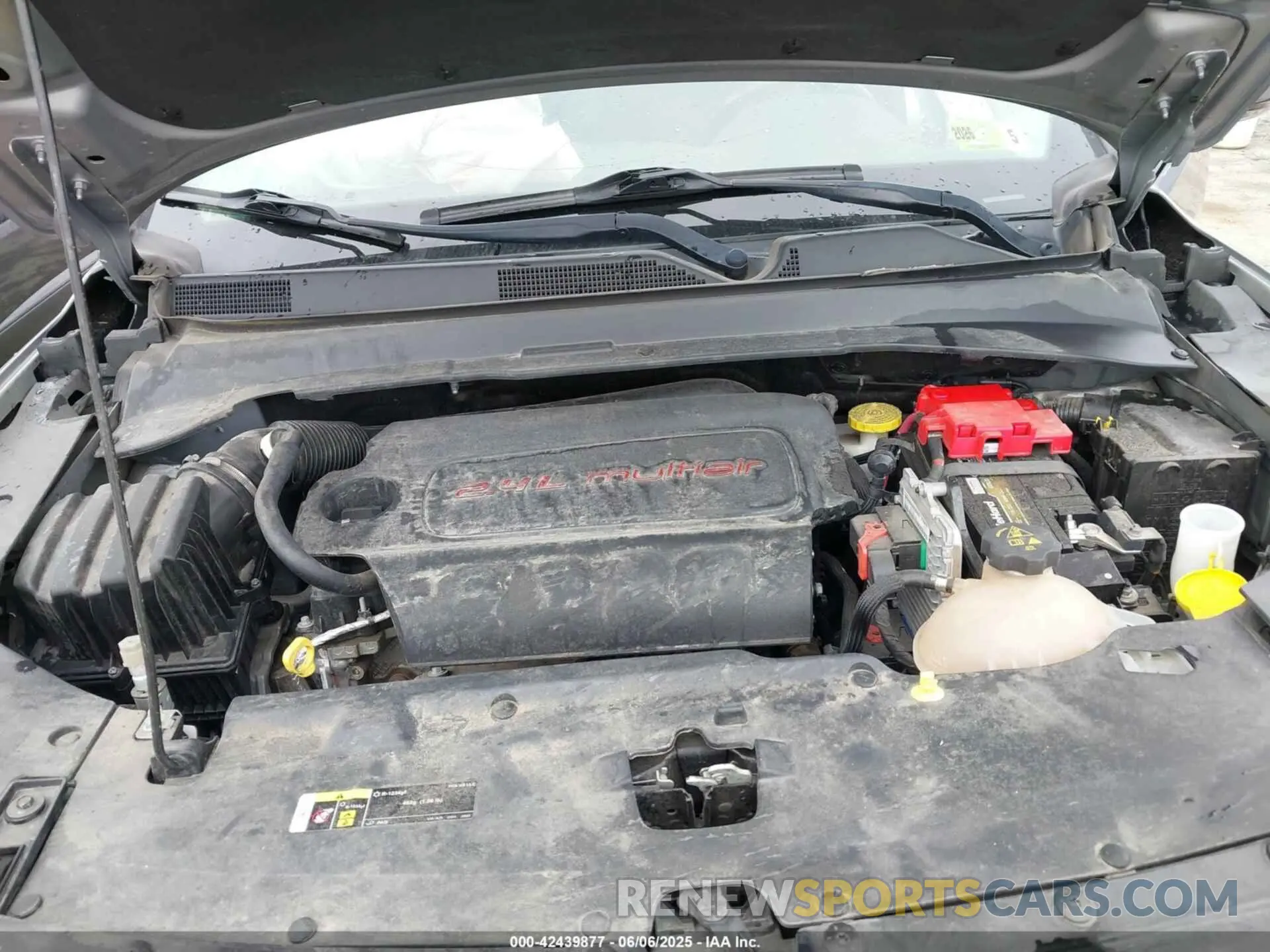 10 Photograph of a damaged car 3C4NJDCB8KT639501 JEEP COMPASS 2019