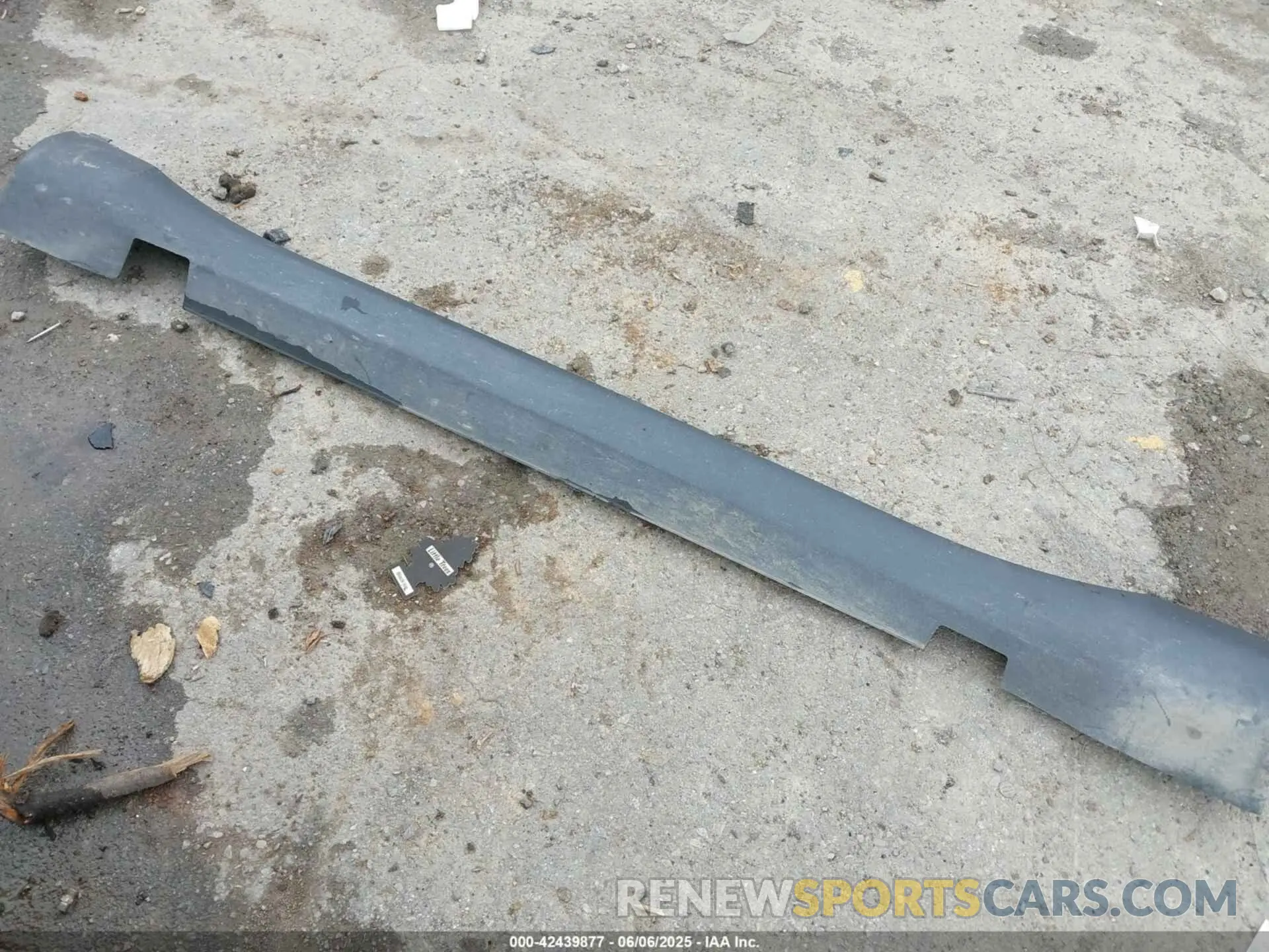 12 Photograph of a damaged car 3C4NJDCB8KT639501 JEEP COMPASS 2019