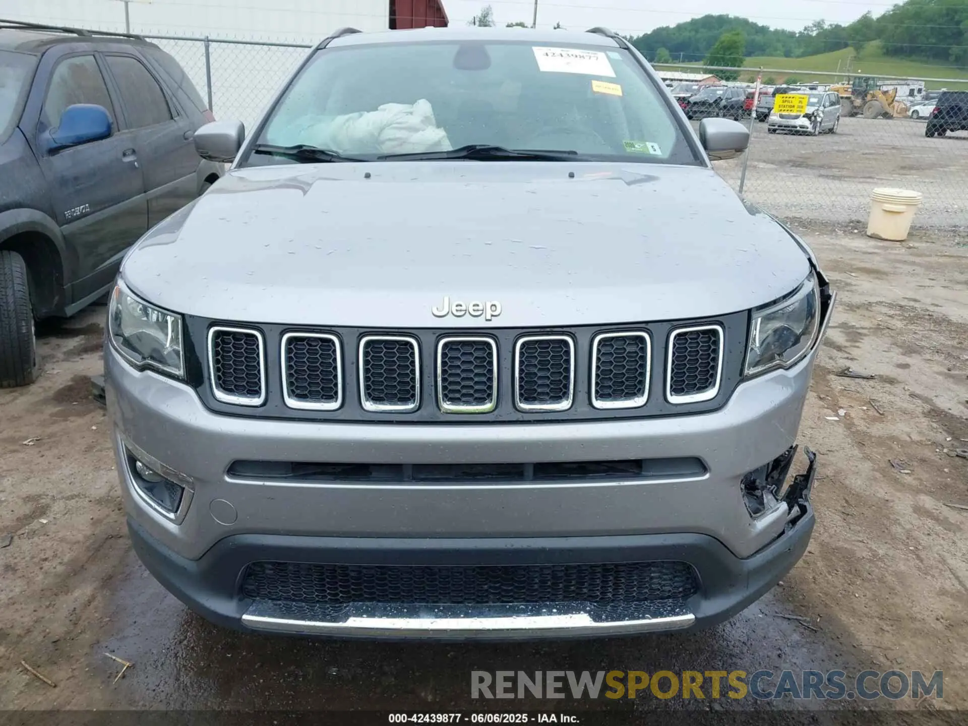 13 Photograph of a damaged car 3C4NJDCB8KT639501 JEEP COMPASS 2019