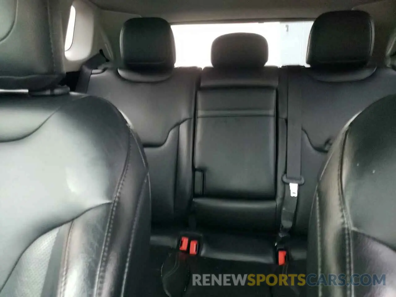 10 Photograph of a damaged car 3C4NJDCB8KT654256 JEEP COMPASS 2019