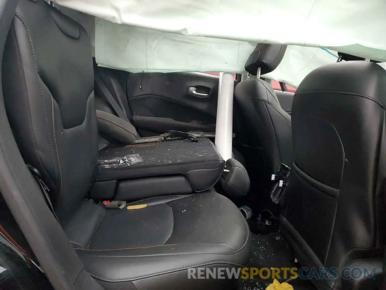 10 Photograph of a damaged car 3C4NJDCB8KT672479 JEEP COMPASS 2019