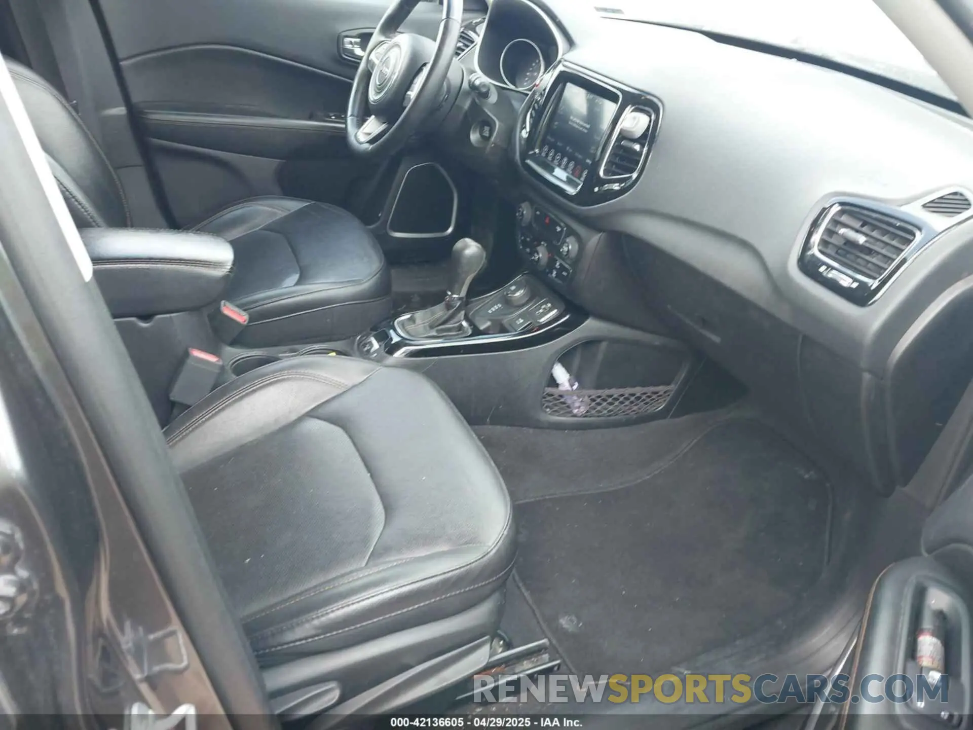 5 Photograph of a damaged car 3C4NJDCB8KT735418 JEEP COMPASS 2019
