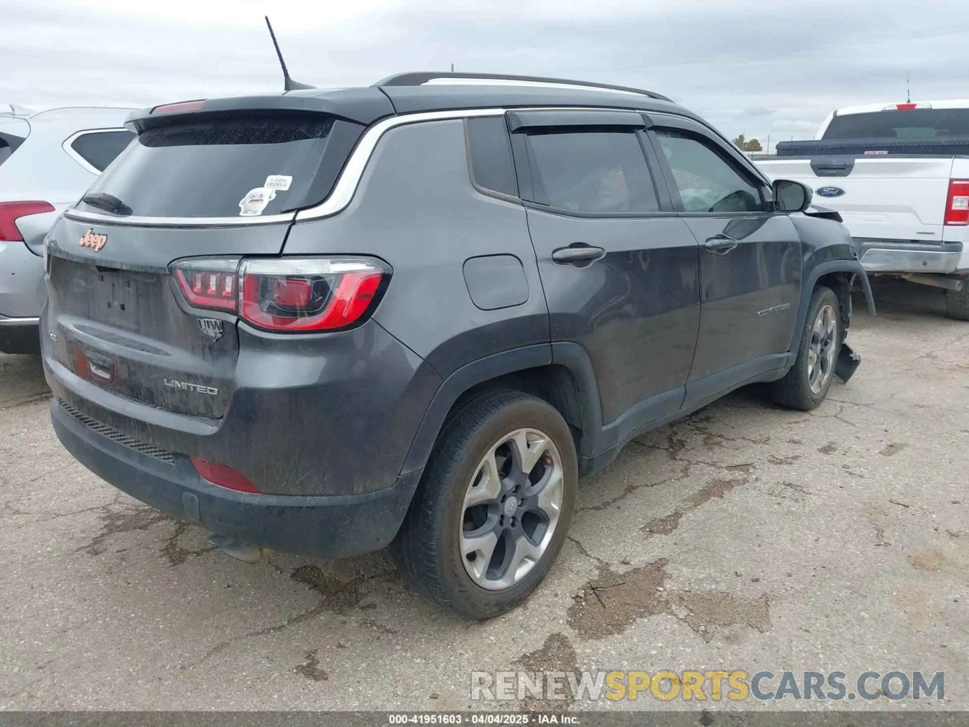 4 Photograph of a damaged car 3C4NJDCB9KT666254 JEEP COMPASS 2019