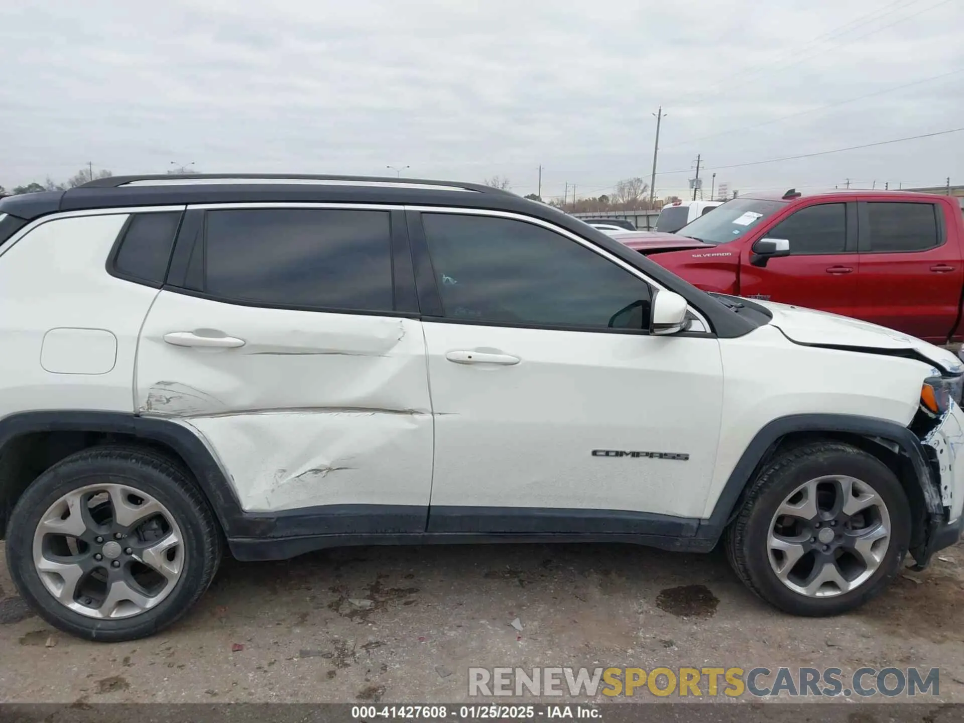 13 Photograph of a damaged car 3C4NJDCB9KT753684 JEEP COMPASS 2019