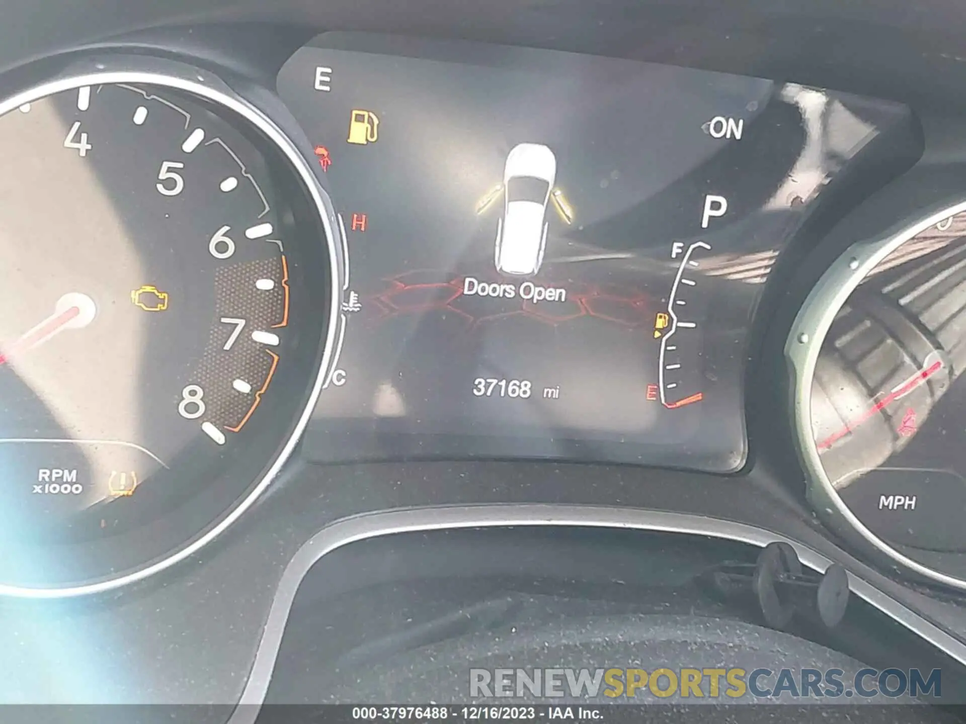 15 Photograph of a damaged car 3C4NJDCB9KT800583 JEEP COMPASS 2019