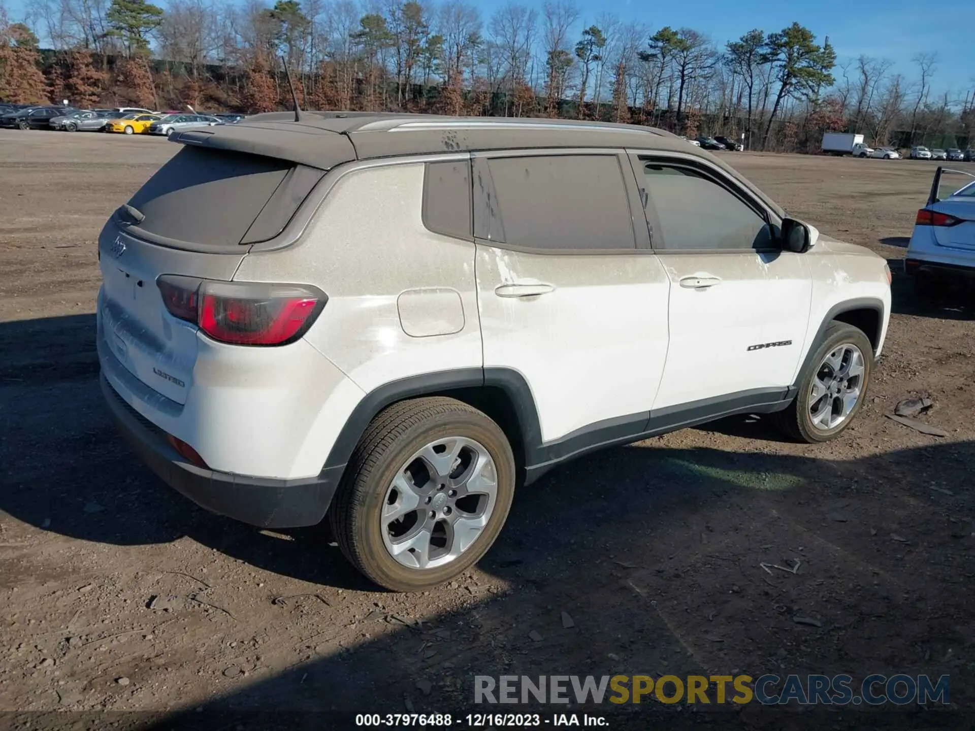 4 Photograph of a damaged car 3C4NJDCB9KT800583 JEEP COMPASS 2019