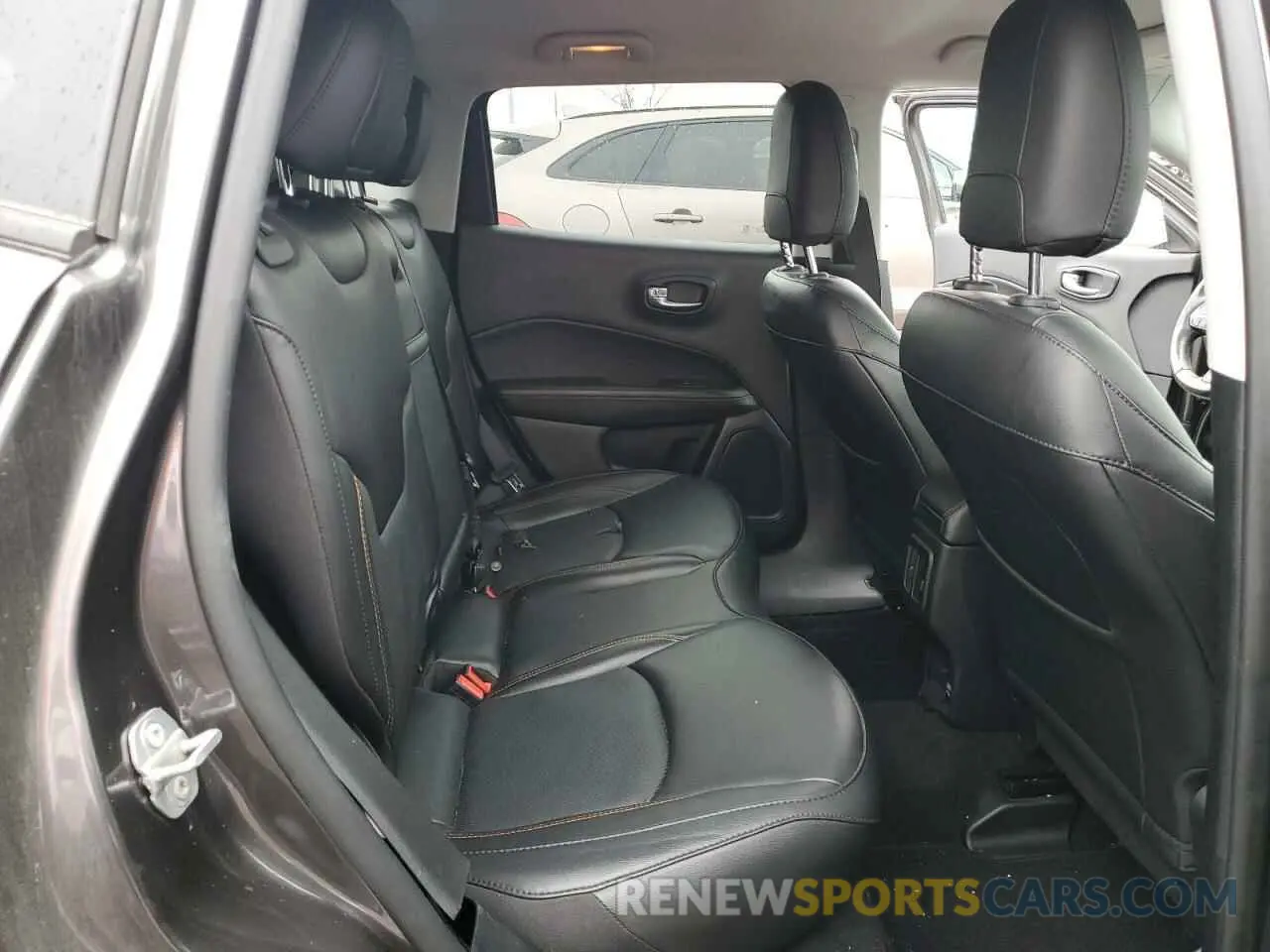 10 Photograph of a damaged car 3C4NJDCB9KT817707 JEEP COMPASS 2019