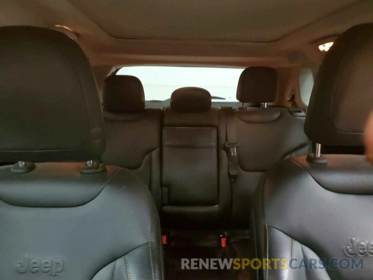10 Photograph of a damaged car 3C4NJDCBXKT647678 JEEP COMPASS 2019