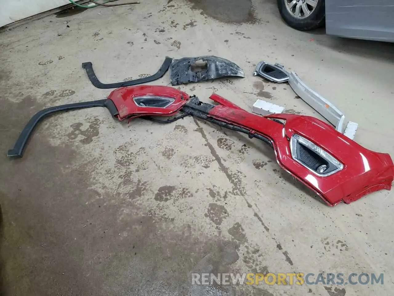 13 Photograph of a damaged car 3C4NJDCBXKT647678 JEEP COMPASS 2019
