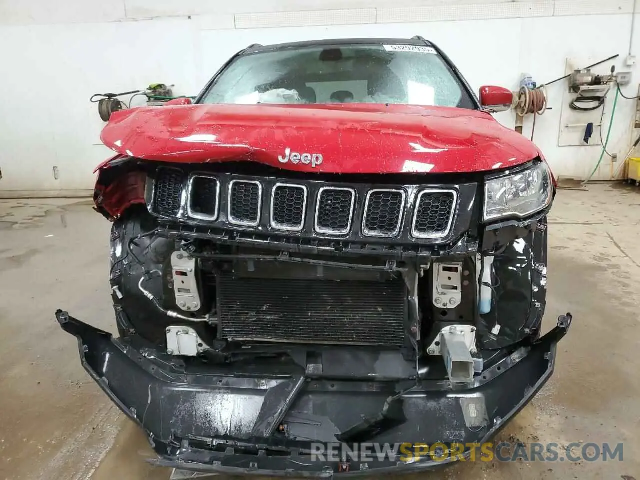 5 Photograph of a damaged car 3C4NJDCBXKT647678 JEEP COMPASS 2019