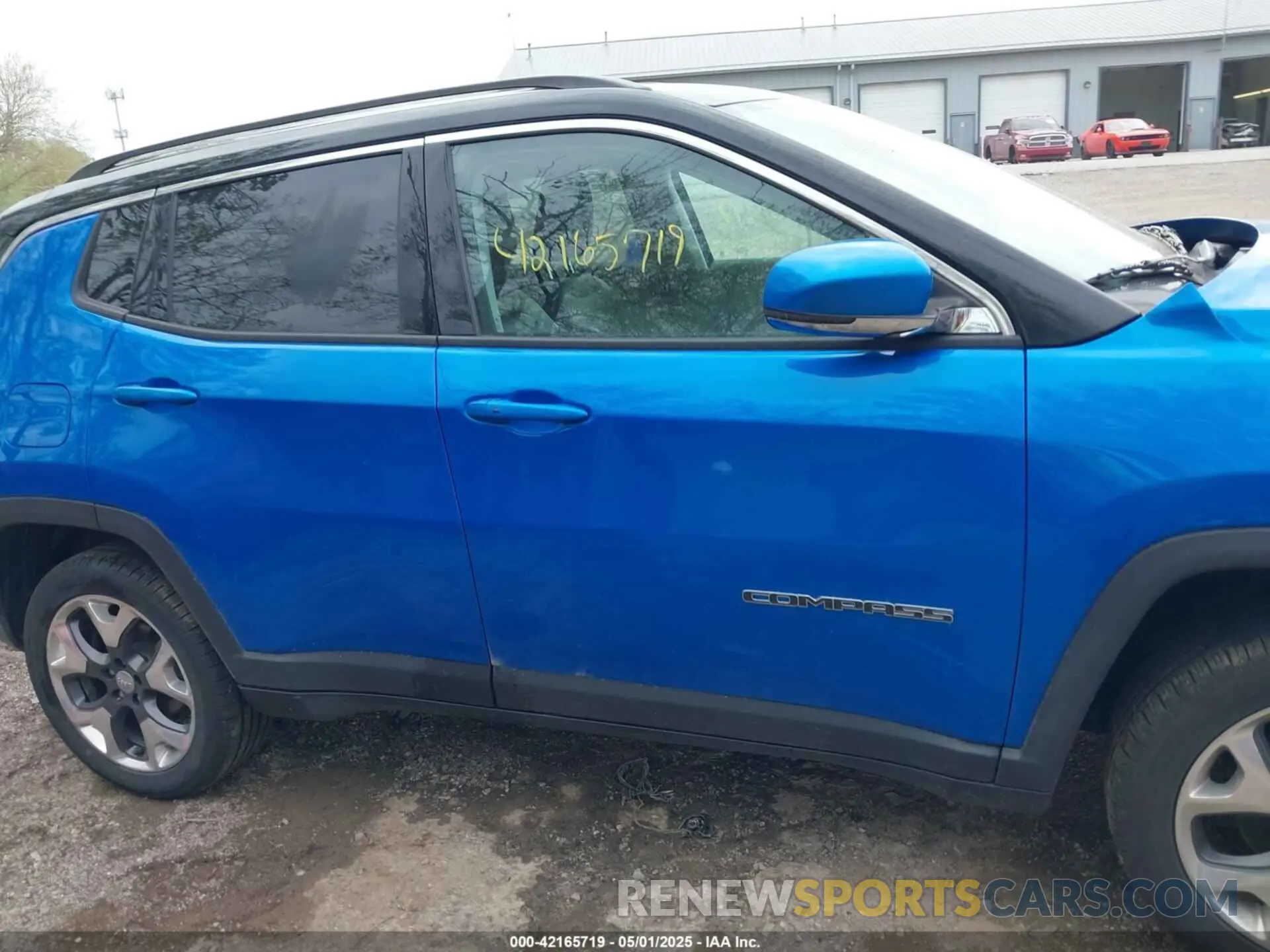 13 Photograph of a damaged car 3C4NJDCBXKT647860 JEEP COMPASS 2019