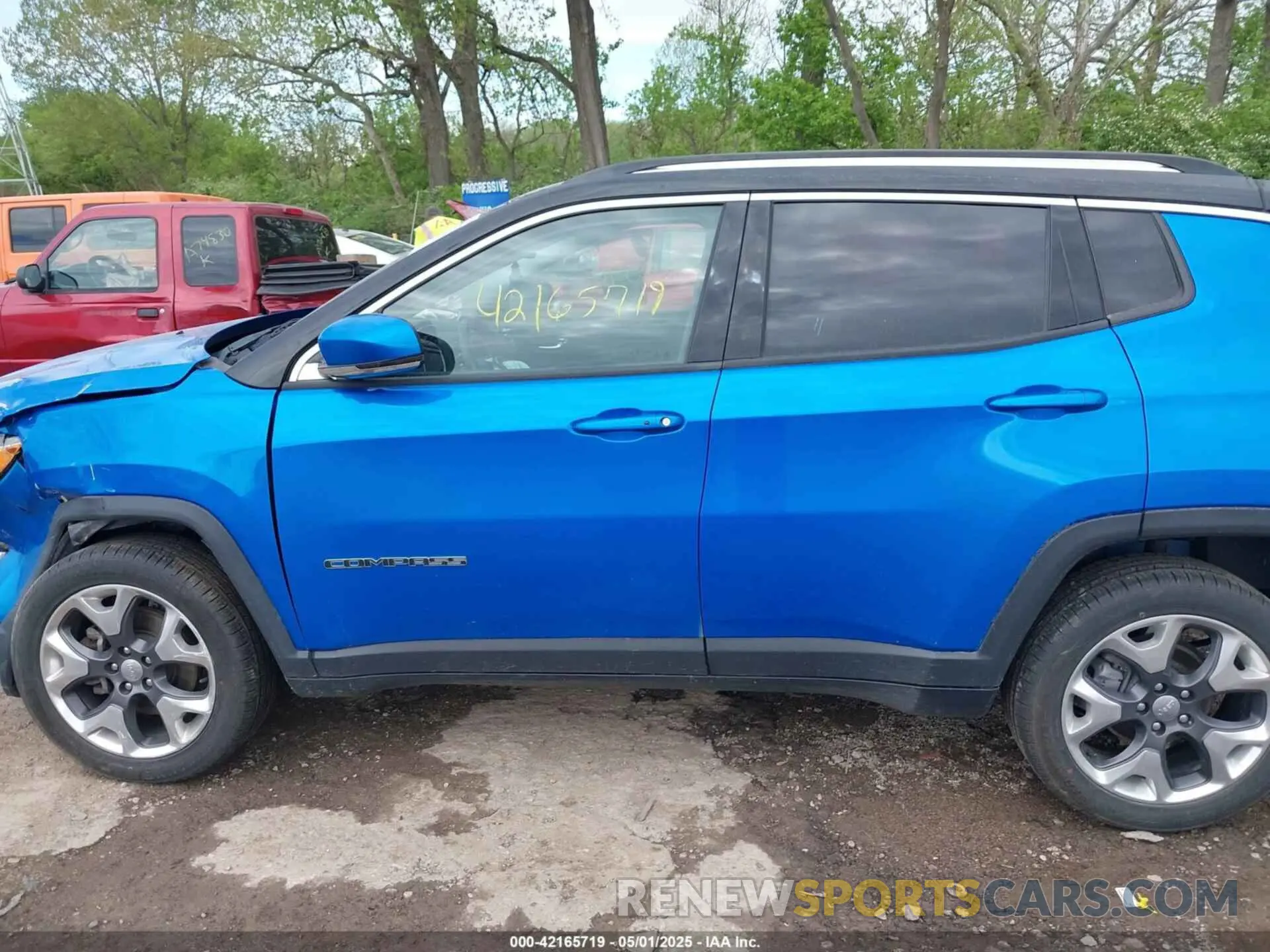 14 Photograph of a damaged car 3C4NJDCBXKT647860 JEEP COMPASS 2019