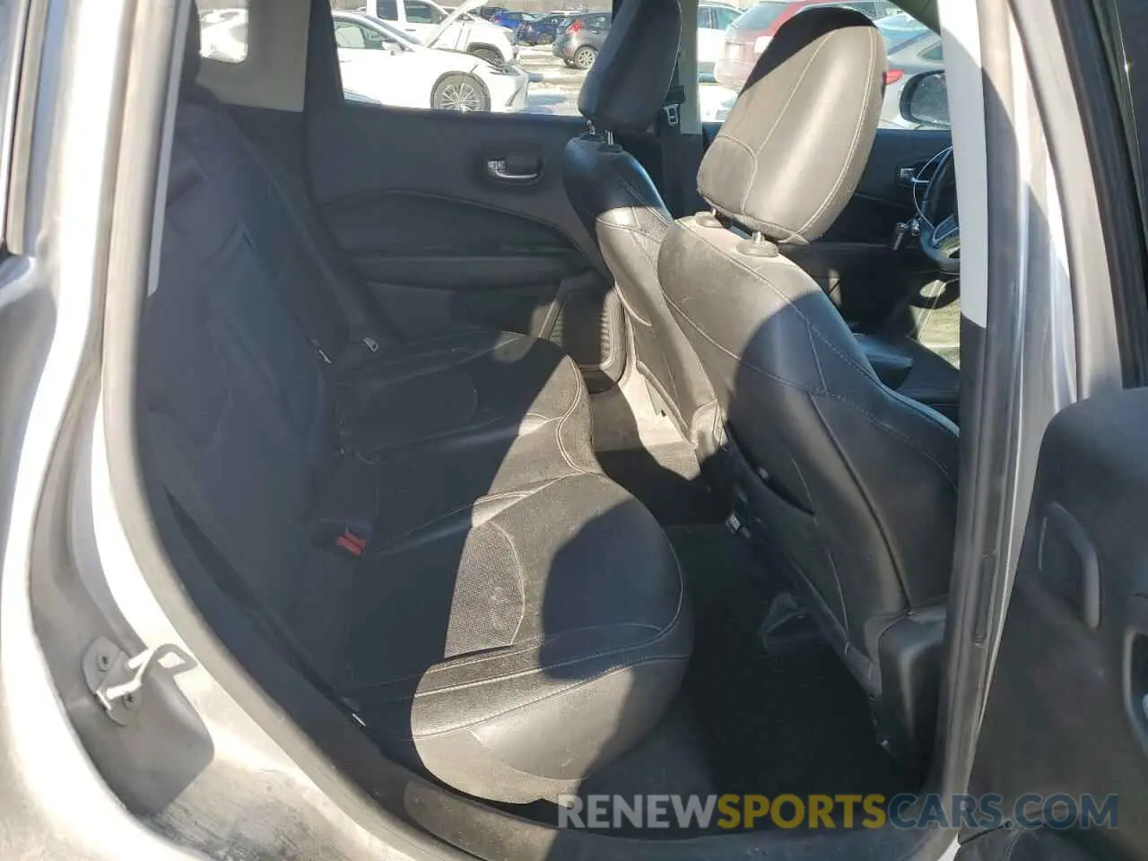 11 Photograph of a damaged car 3C4NJDCBXKT745237 JEEP COMPASS 2019