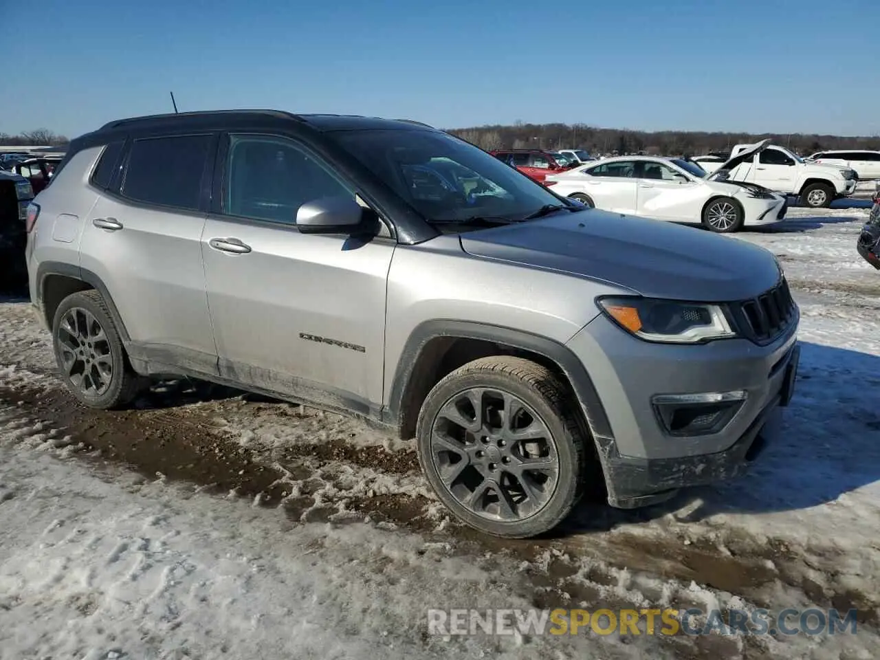 4 Photograph of a damaged car 3C4NJDCBXKT745237 JEEP COMPASS 2019