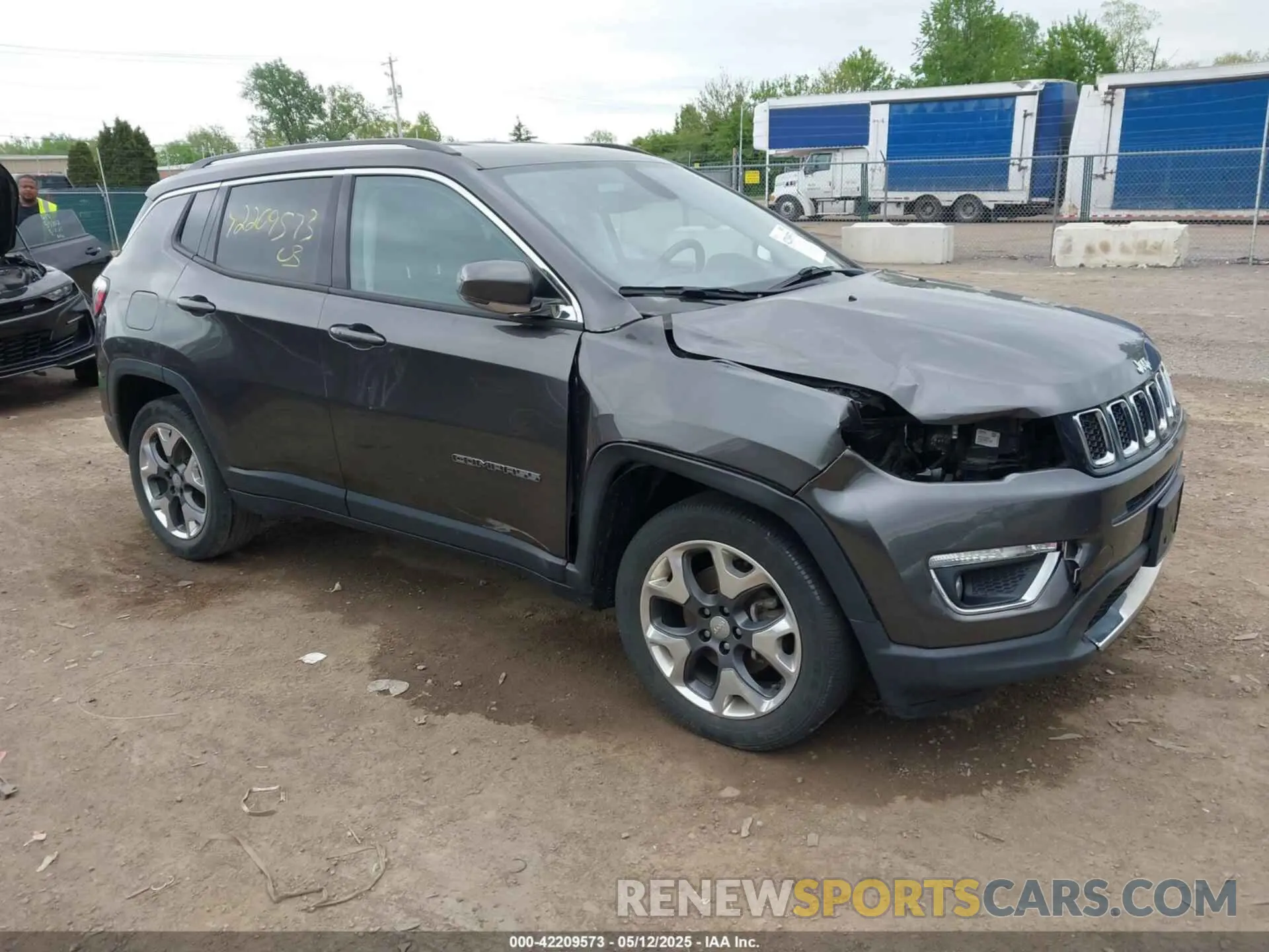 1 Photograph of a damaged car 3C4NJDCBXKT747585 JEEP COMPASS 2019
