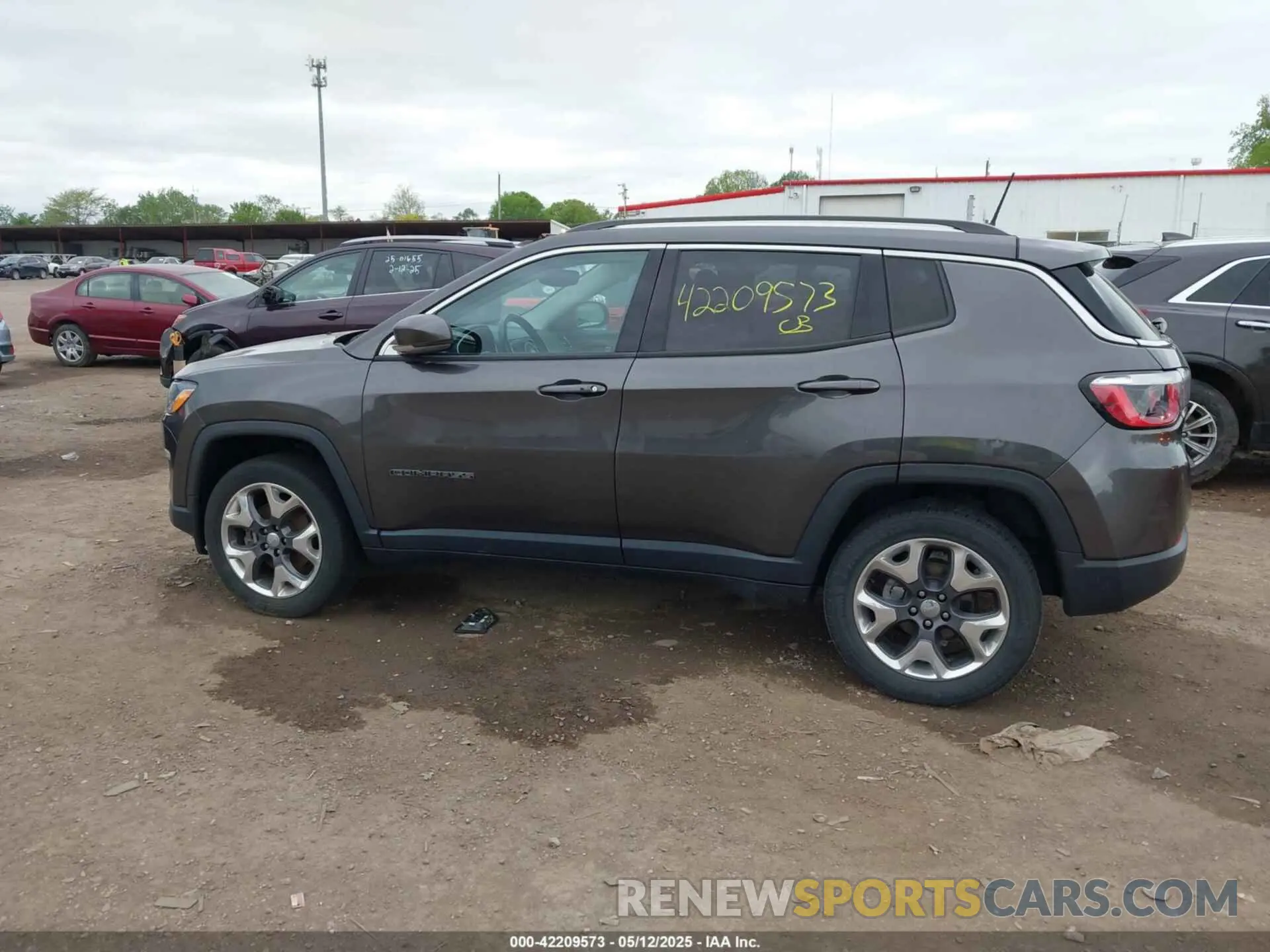 14 Photograph of a damaged car 3C4NJDCBXKT747585 JEEP COMPASS 2019
