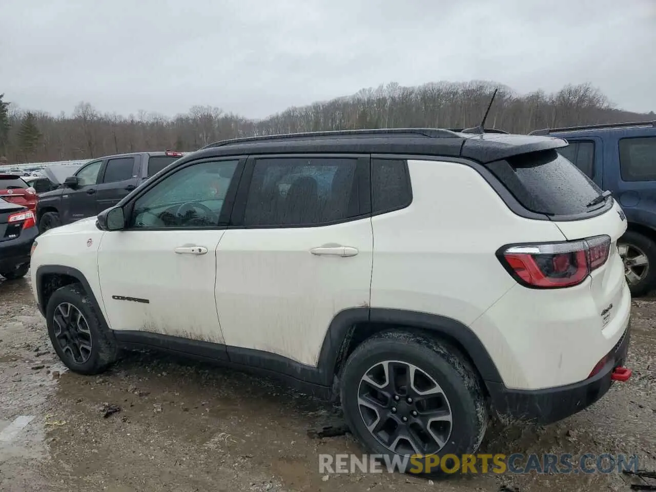 2 Photograph of a damaged car 3C4NJDDB0KT671292 JEEP COMPASS 2019