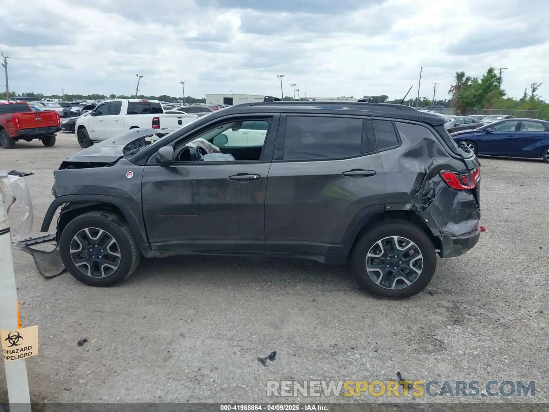 13 Photograph of a damaged car 3C4NJDDB0KT799869 JEEP COMPASS 2019