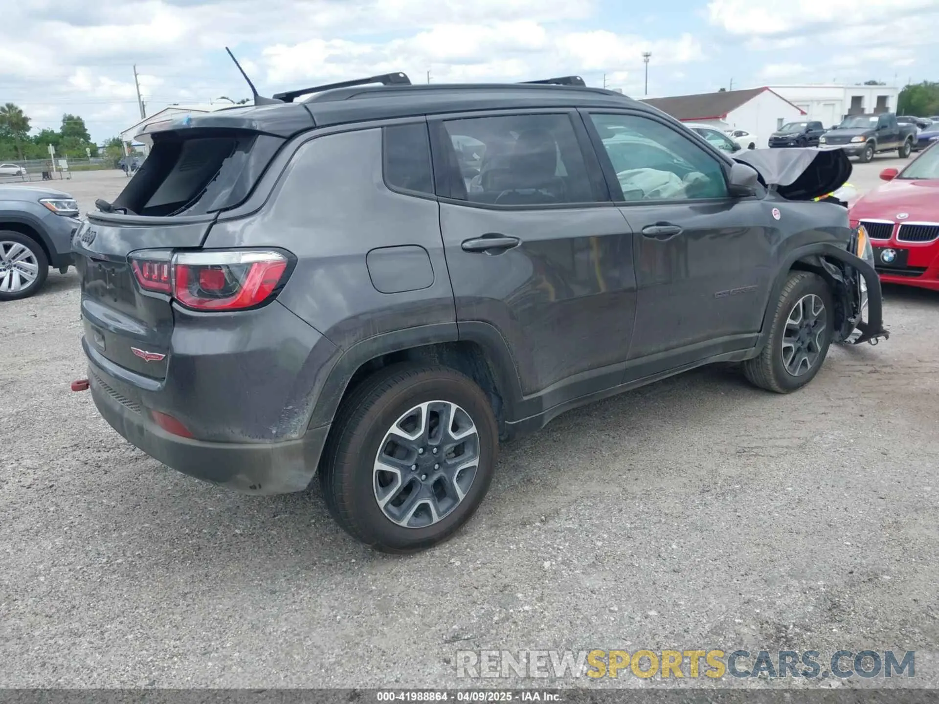 4 Photograph of a damaged car 3C4NJDDB0KT799869 JEEP COMPASS 2019