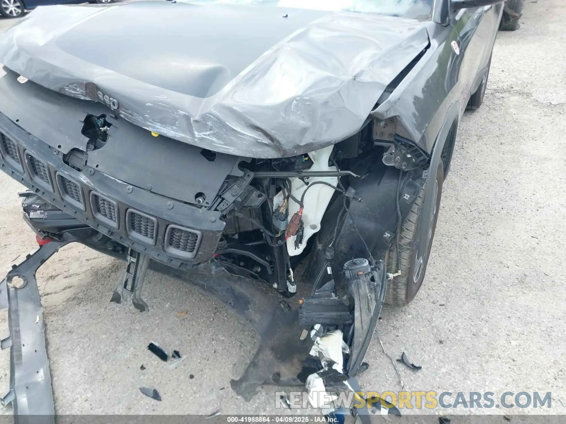 6 Photograph of a damaged car 3C4NJDDB0KT799869 JEEP COMPASS 2019