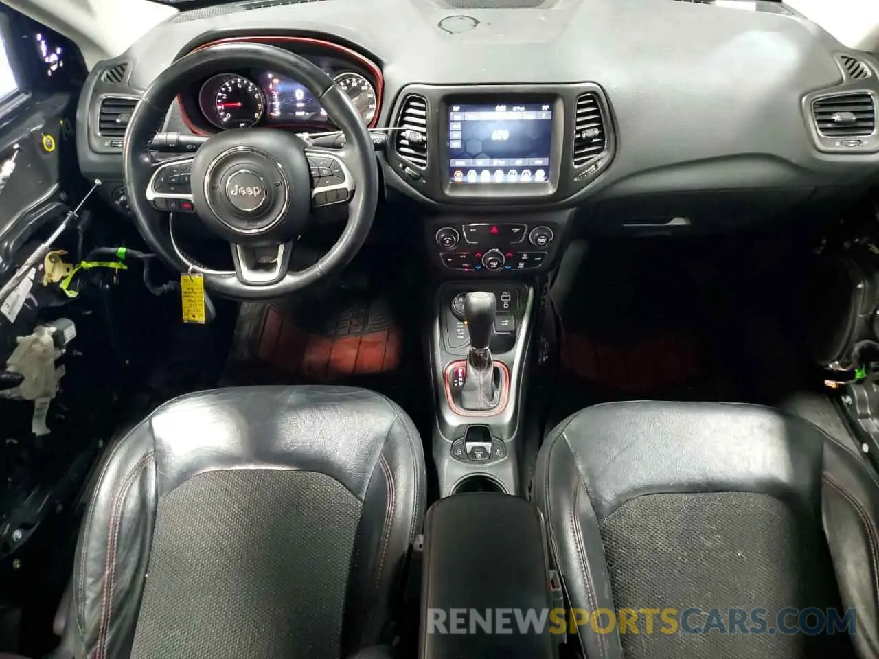 8 Photograph of a damaged car 3C4NJDDB1KT660608 JEEP COMPASS 2019