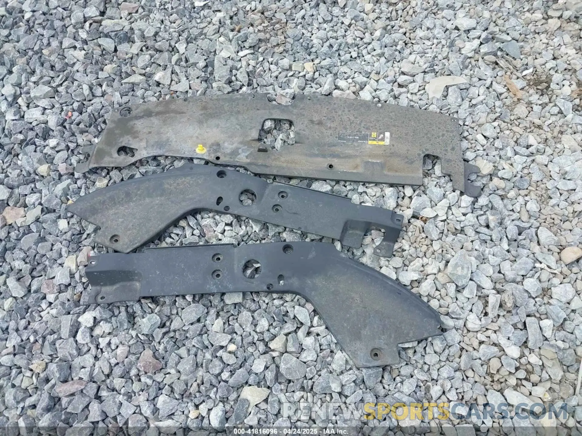 12 Photograph of a damaged car 3C4NJDDB1KT671317 JEEP COMPASS 2019