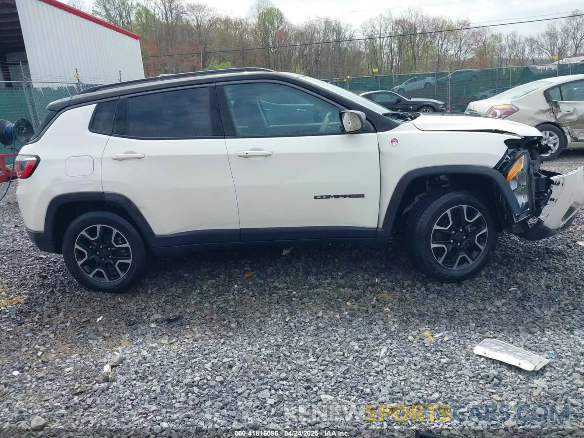 14 Photograph of a damaged car 3C4NJDDB1KT671317 JEEP COMPASS 2019