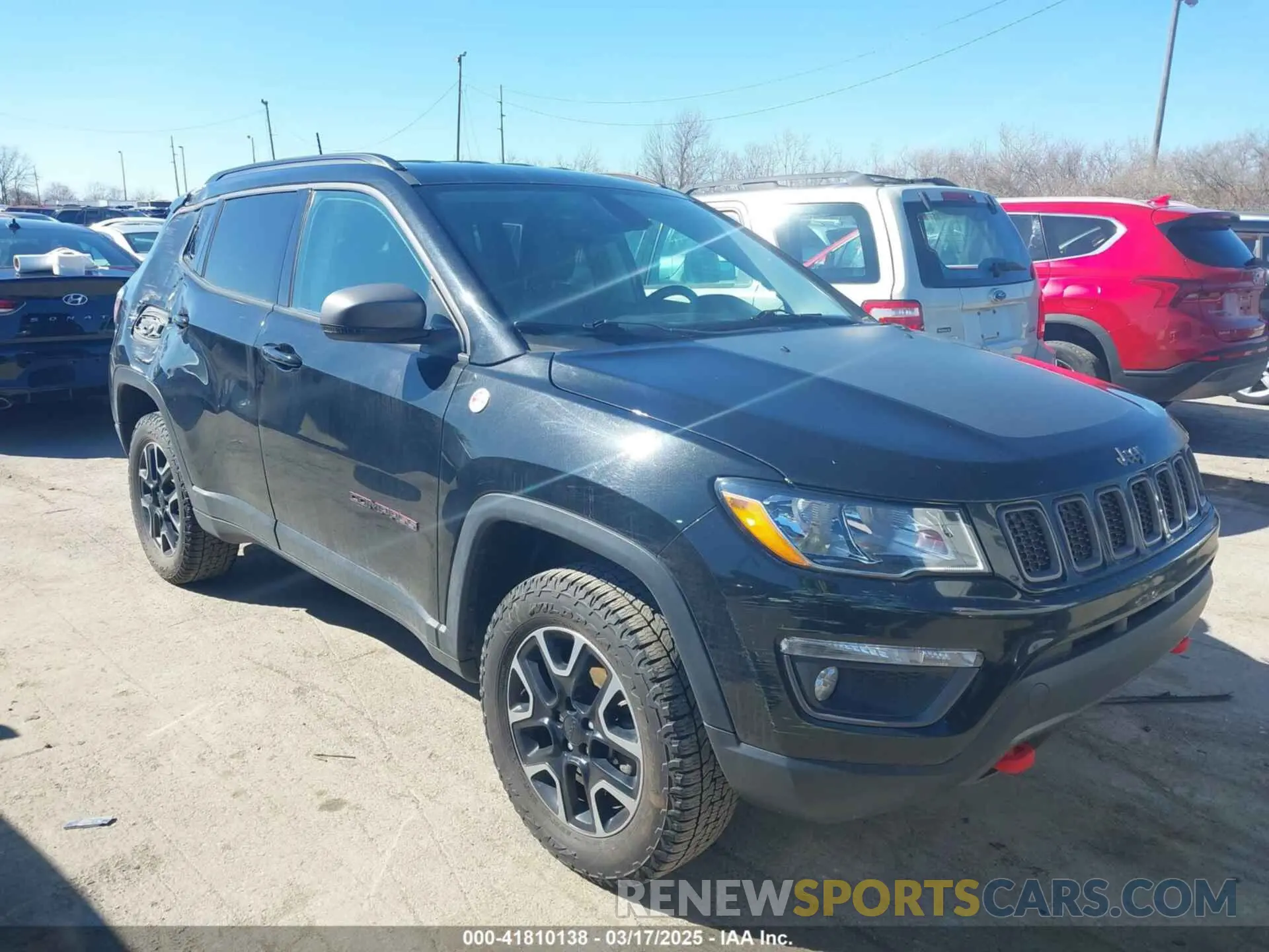 1 Photograph of a damaged car 3C4NJDDB1KT671642 JEEP COMPASS 2019