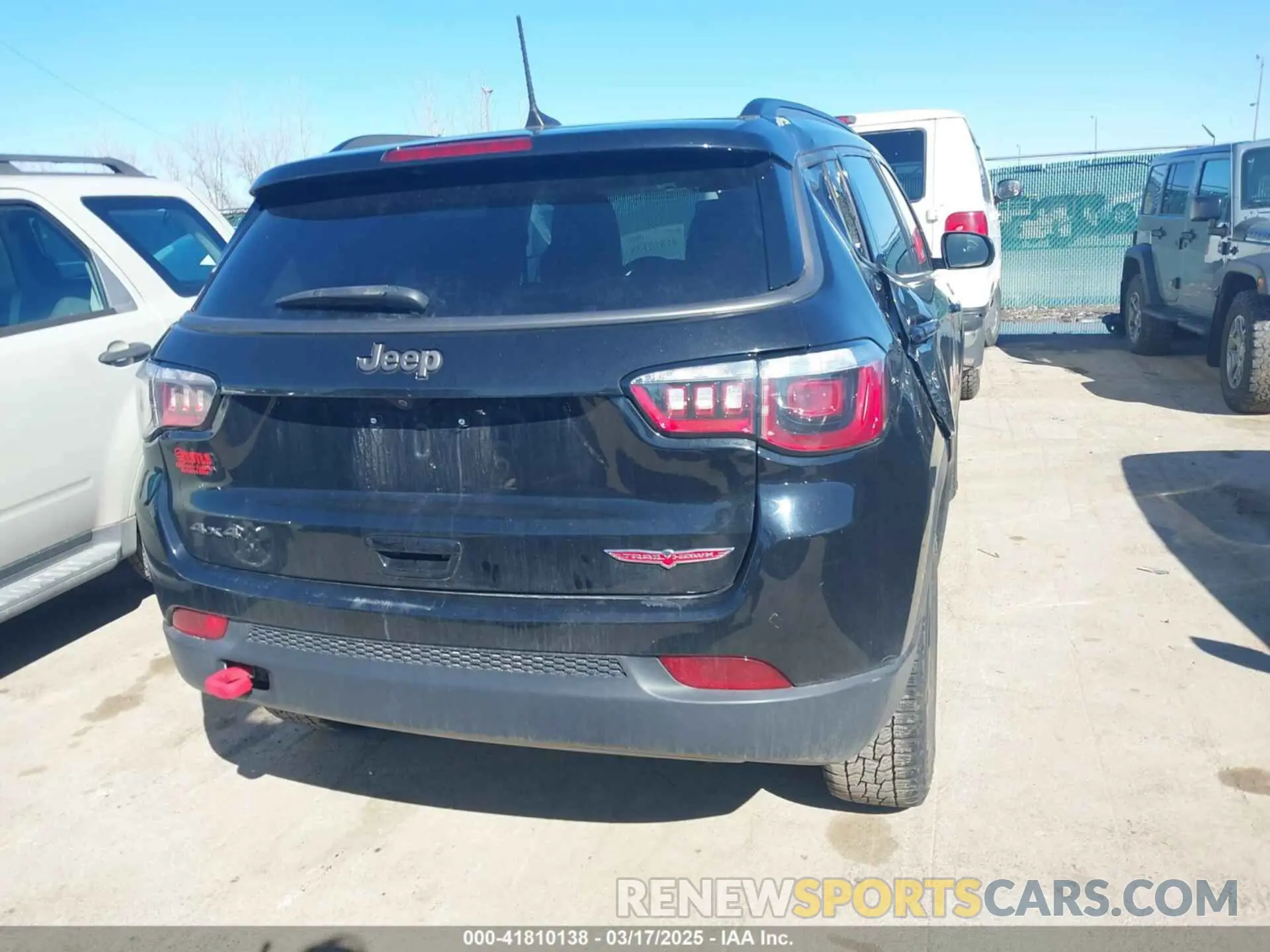 16 Photograph of a damaged car 3C4NJDDB1KT671642 JEEP COMPASS 2019