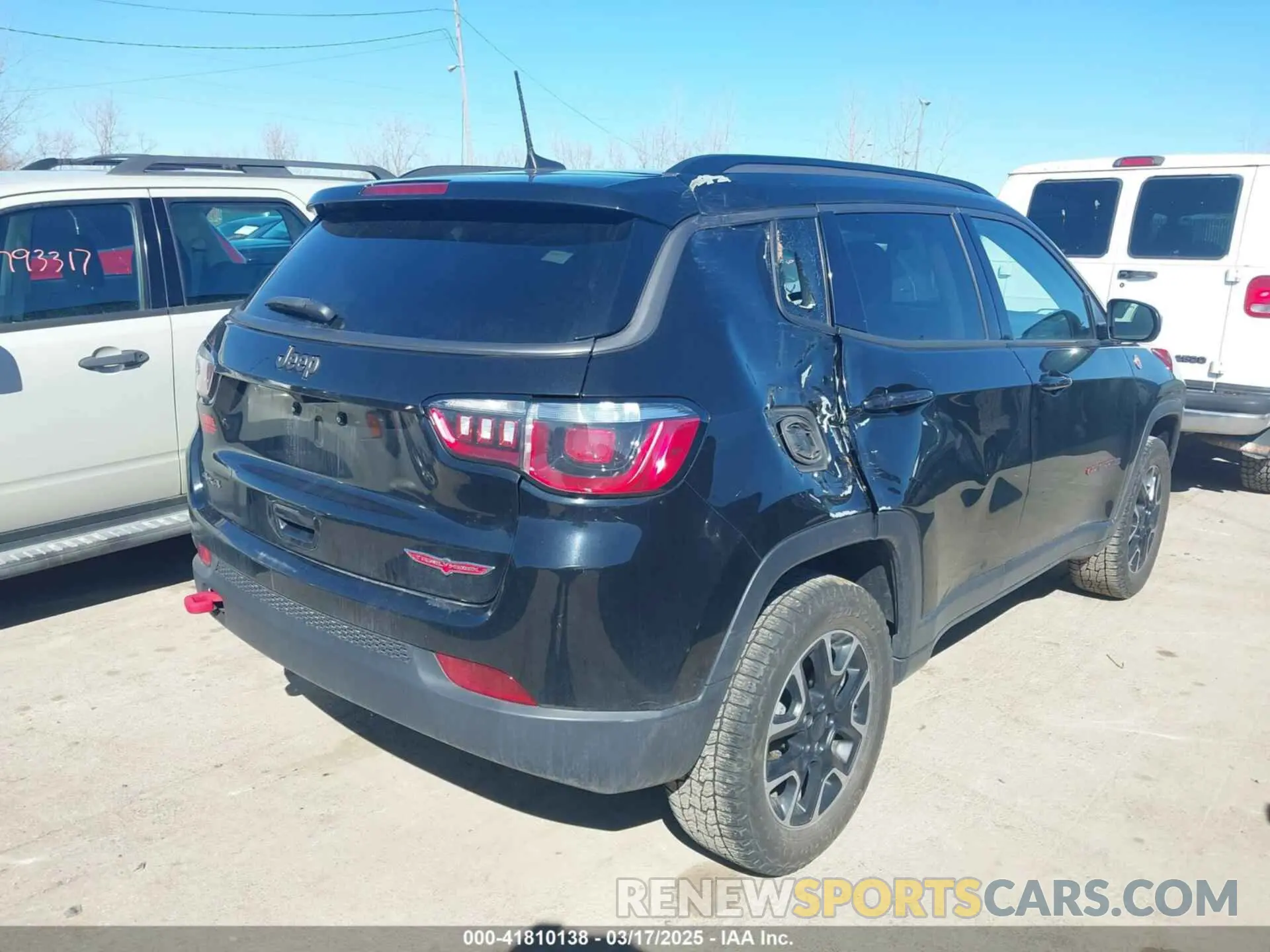 4 Photograph of a damaged car 3C4NJDDB1KT671642 JEEP COMPASS 2019